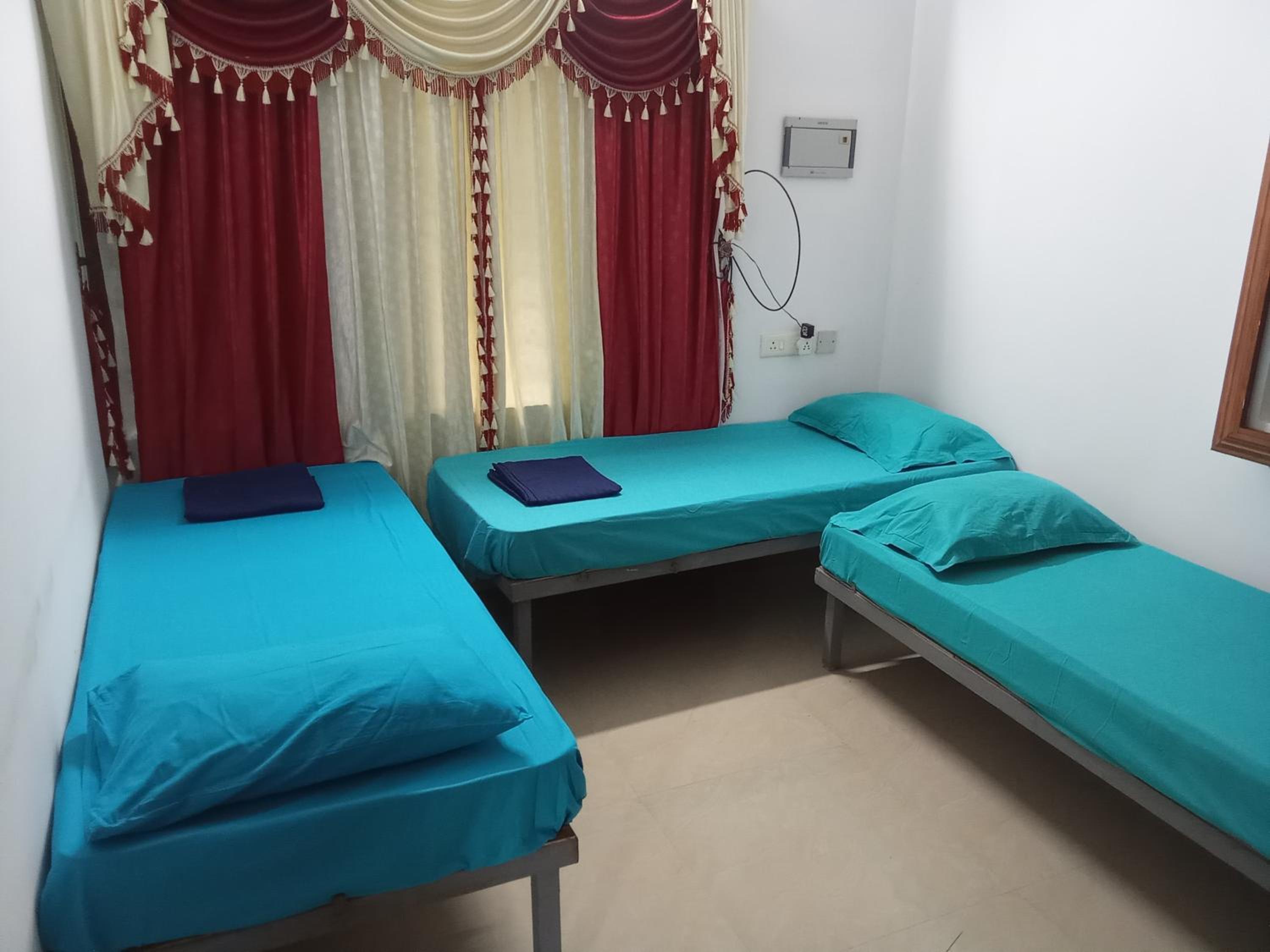 Single Bed In Mixed Dormitory Room photo 3