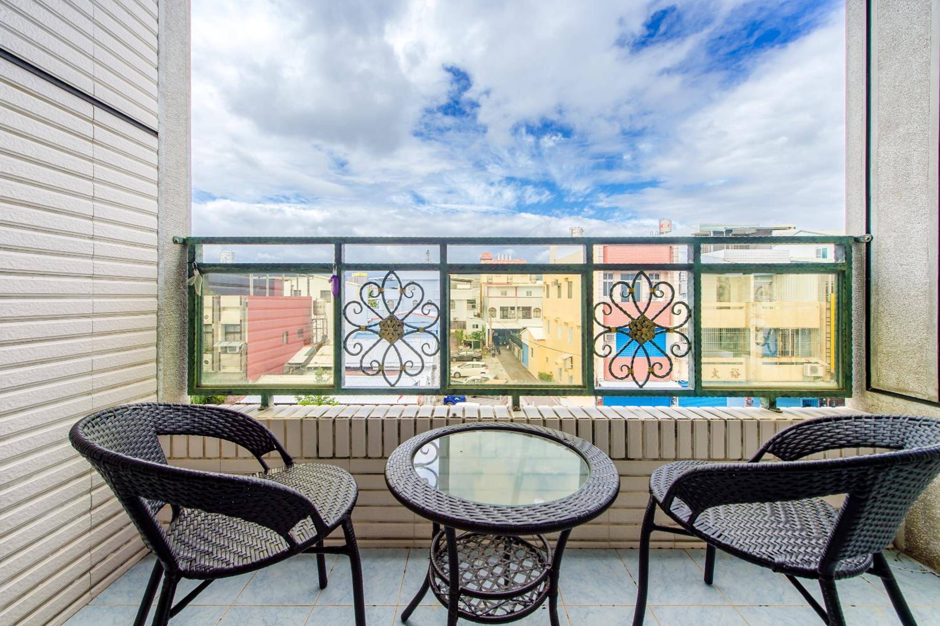 Deluxe Quadruple Room with Balcony photo 2