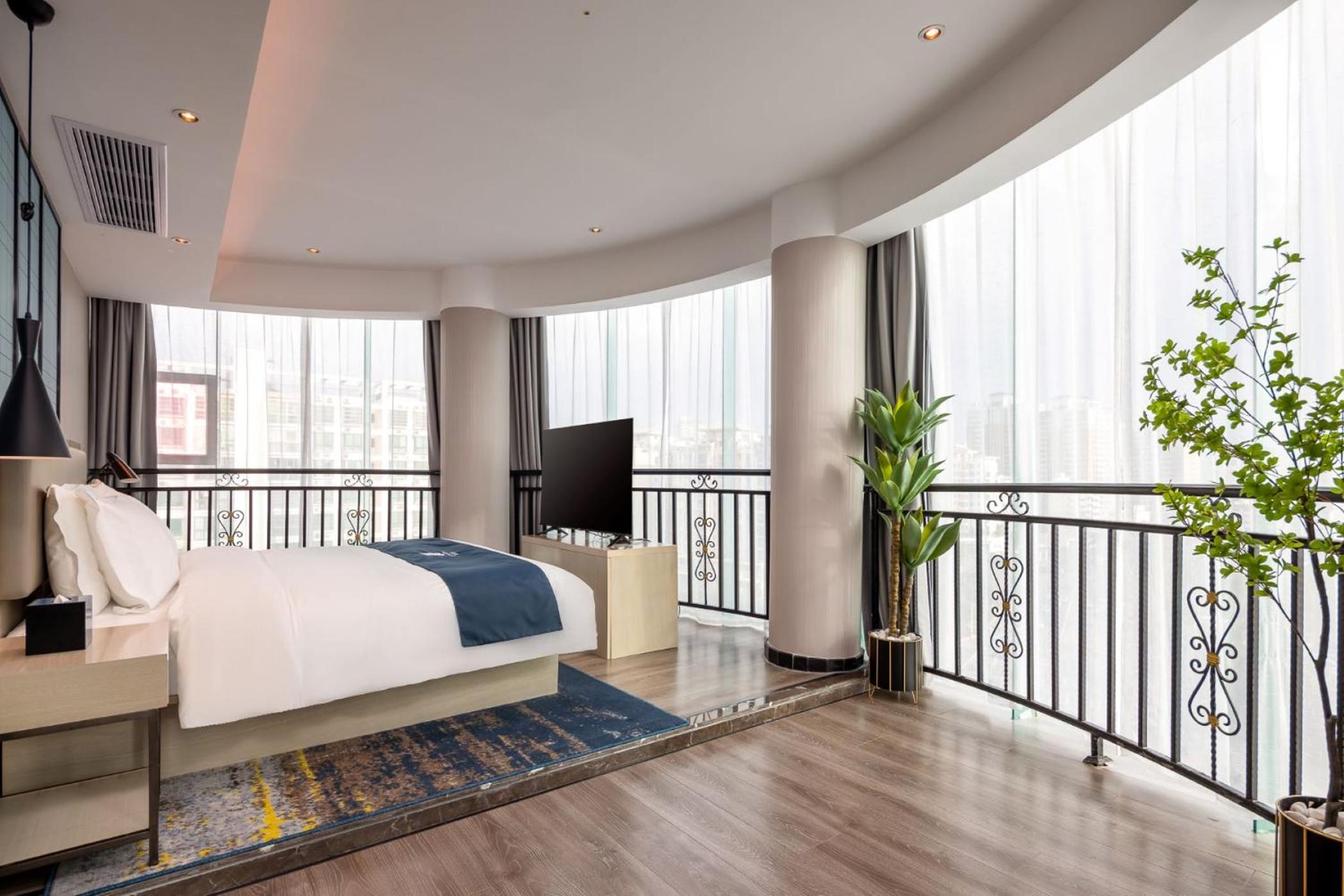 Suite with Lake View photo 3