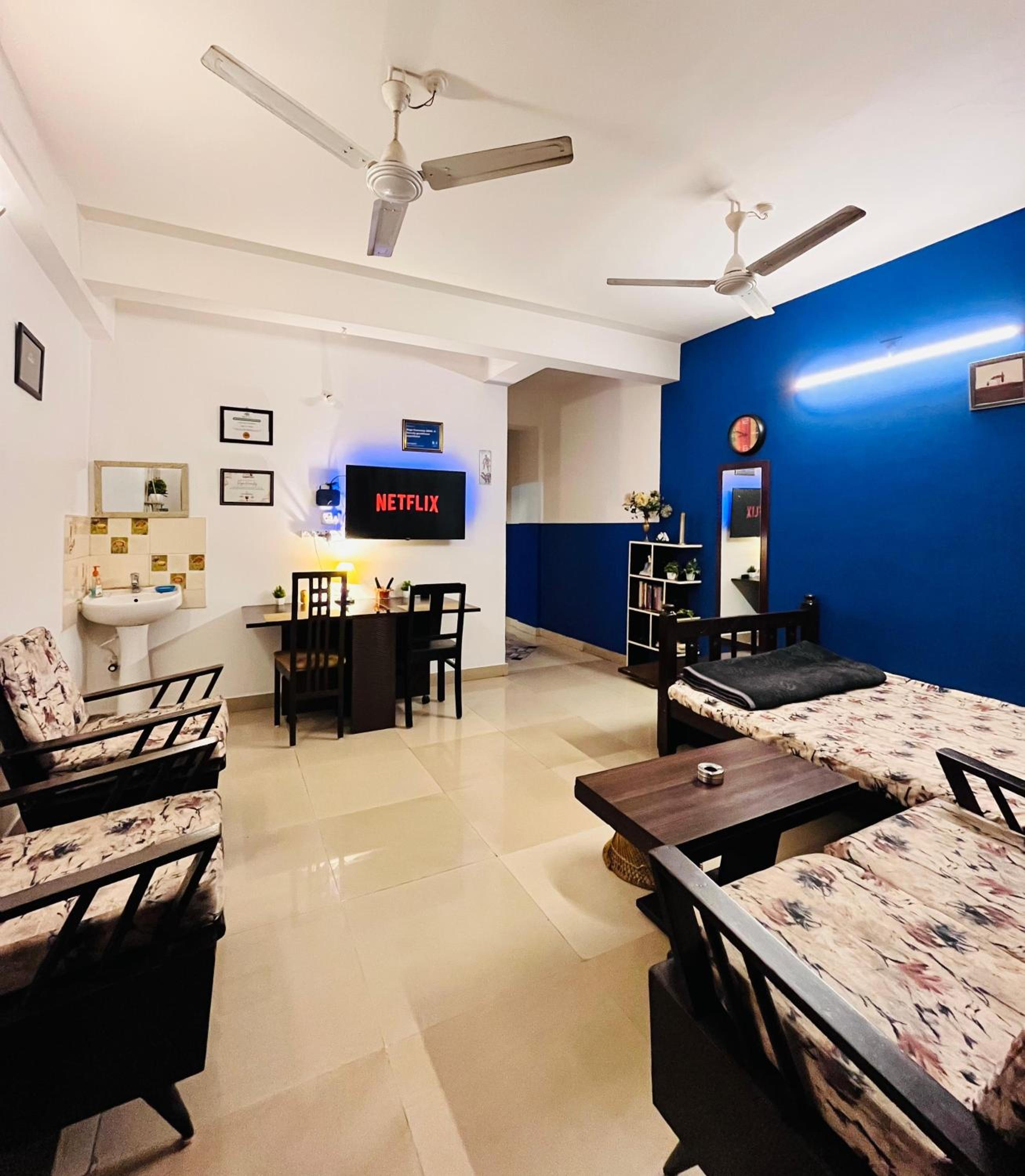 Two-Bedroom Apartment - Photo 46