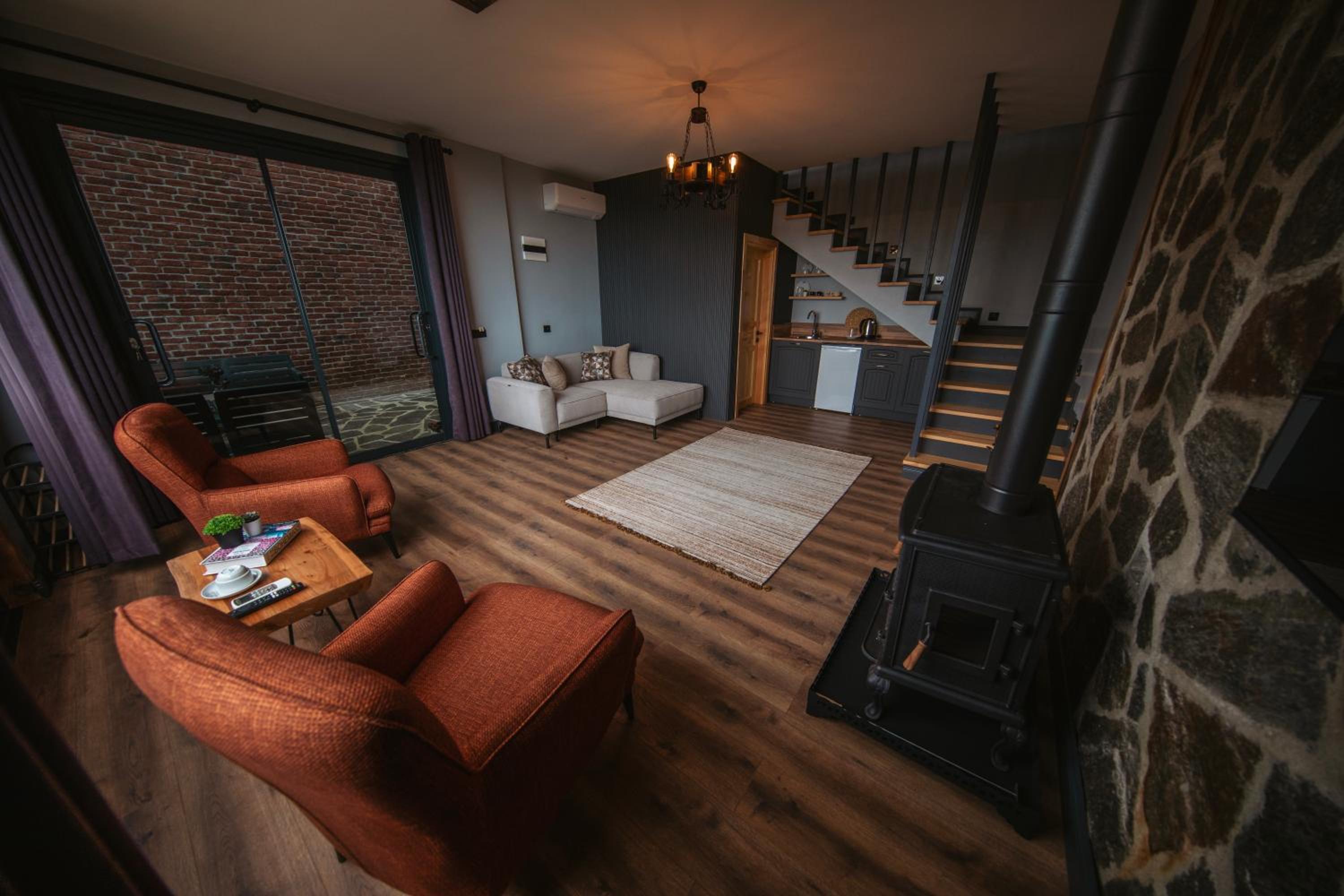 Deluxe Suite photo 2