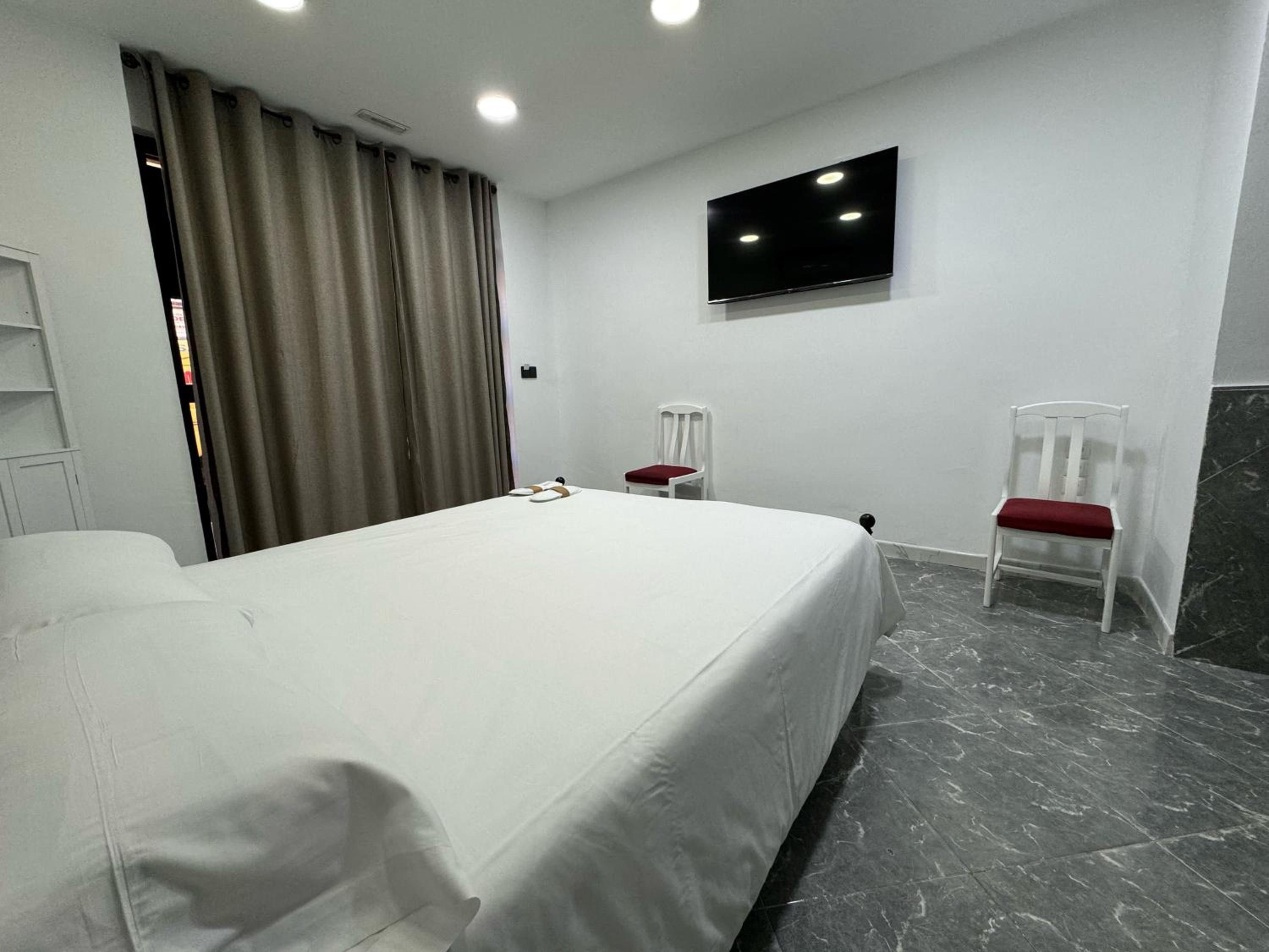 Studio Apartment - Photo 10