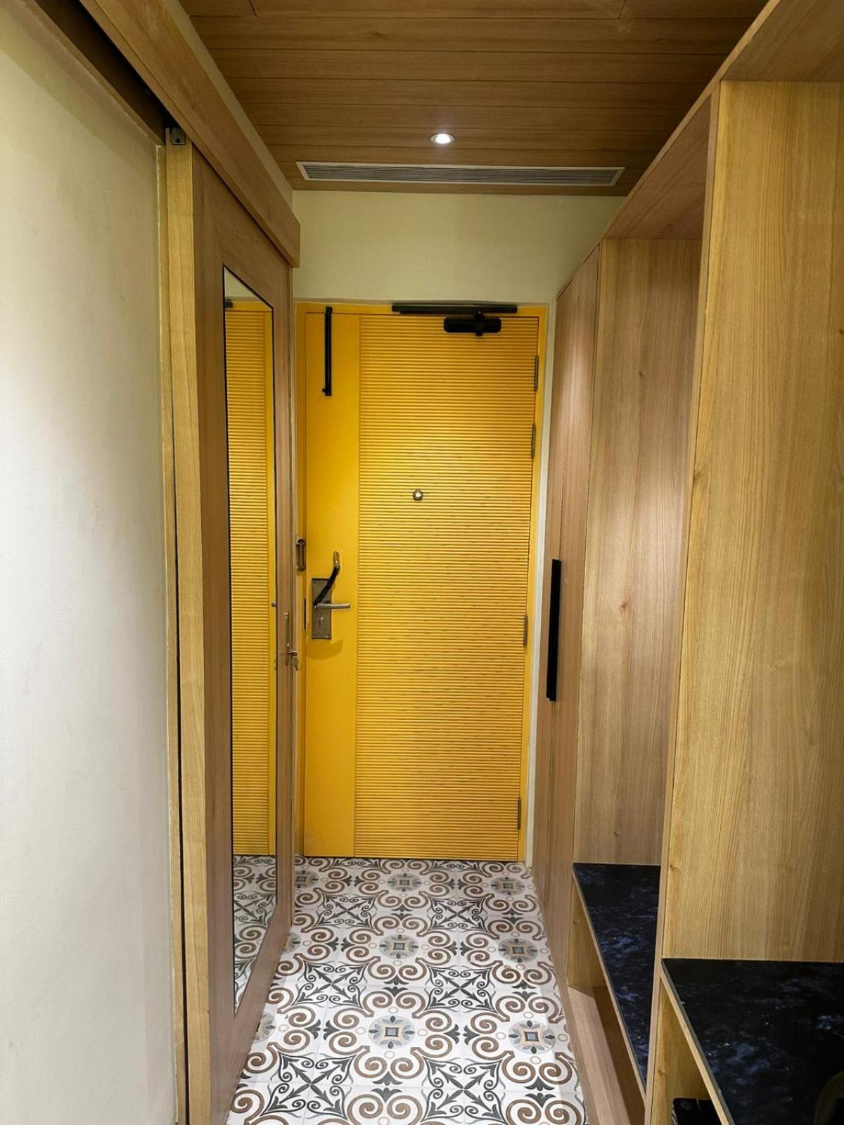 Deluxe Room (2 Adults + 1 Child) - Photo 4