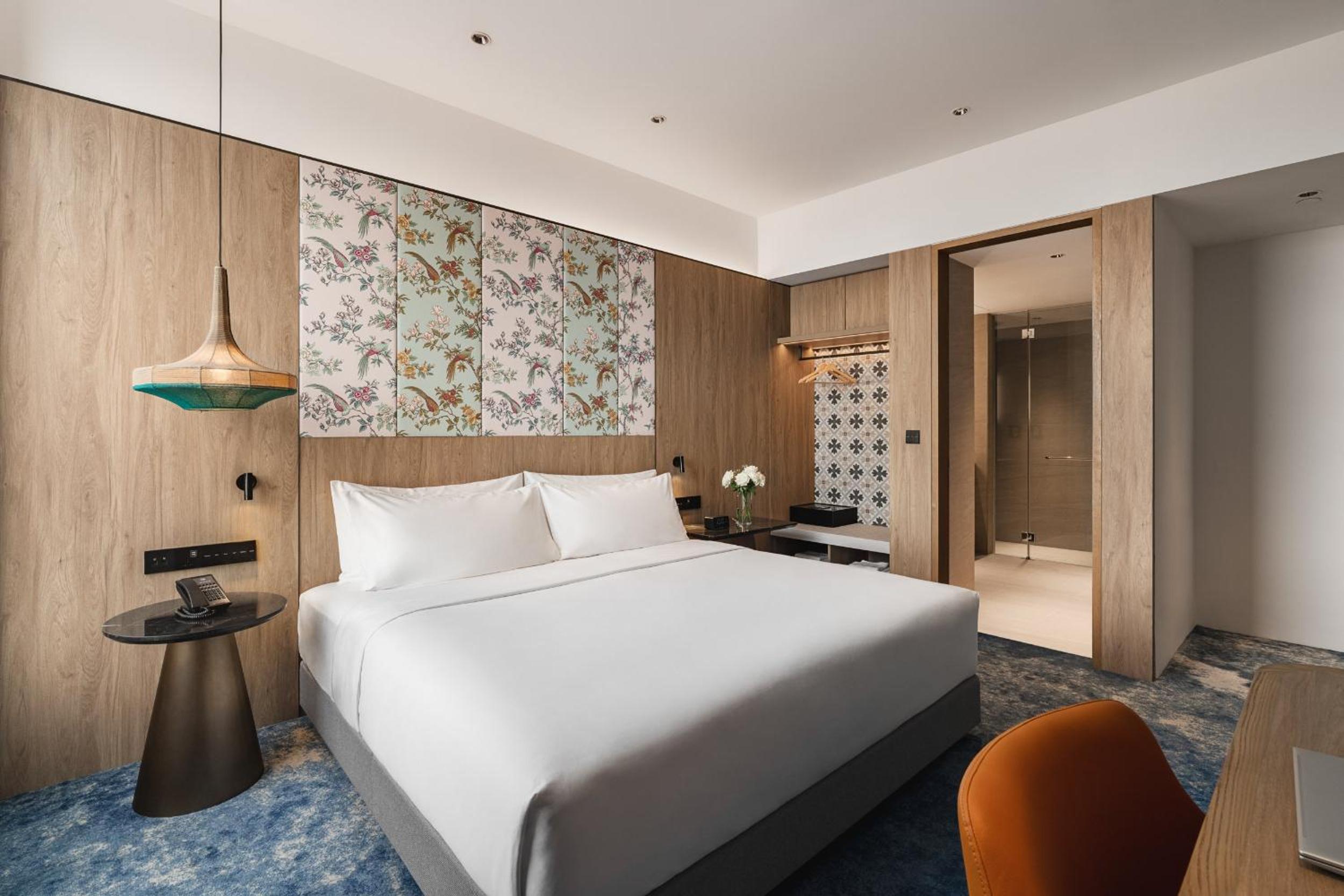 Two-Bedroom Suite with Sea and City View photo 3