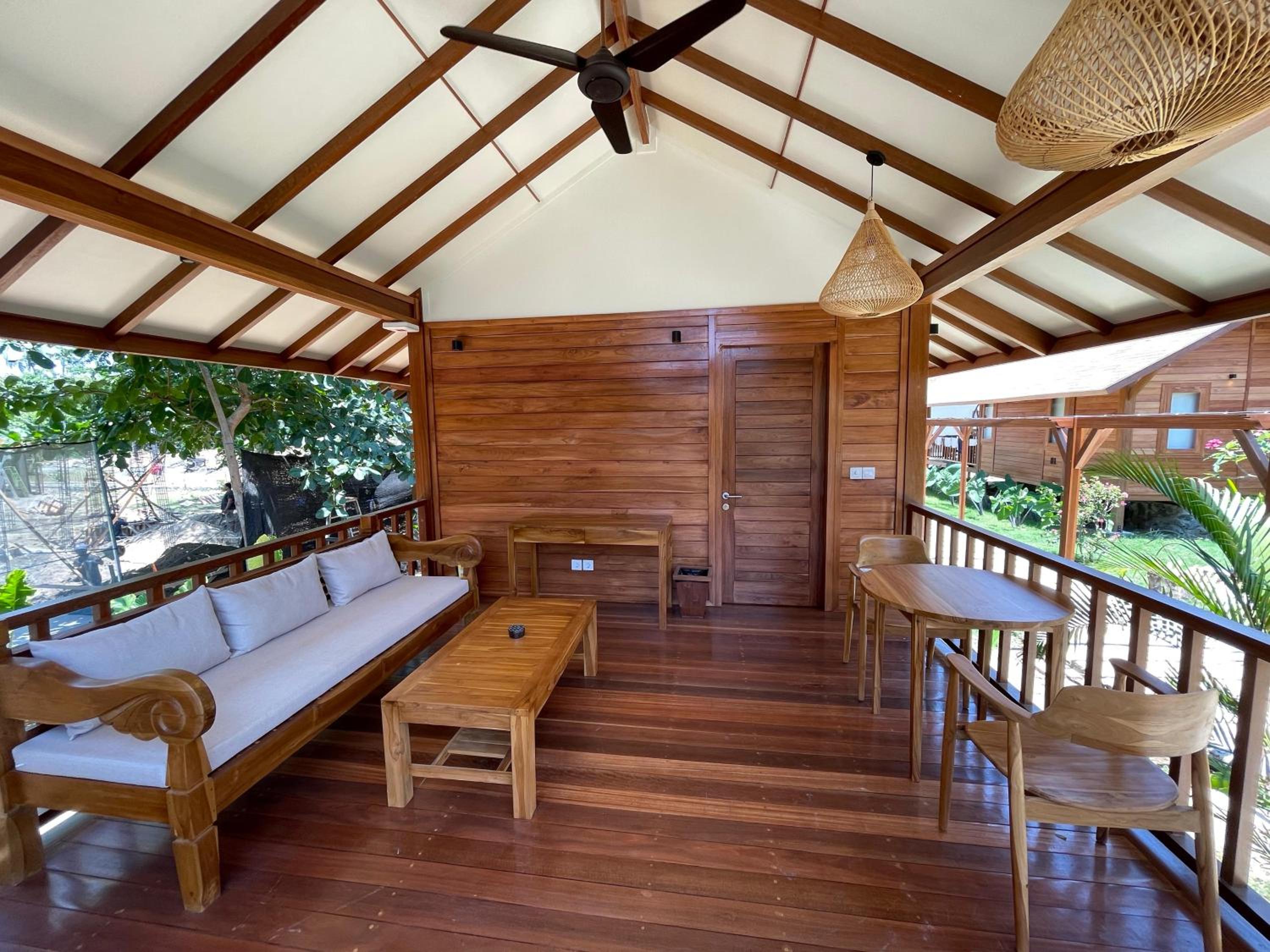 One-Bedroom Bungalow - Photo 7