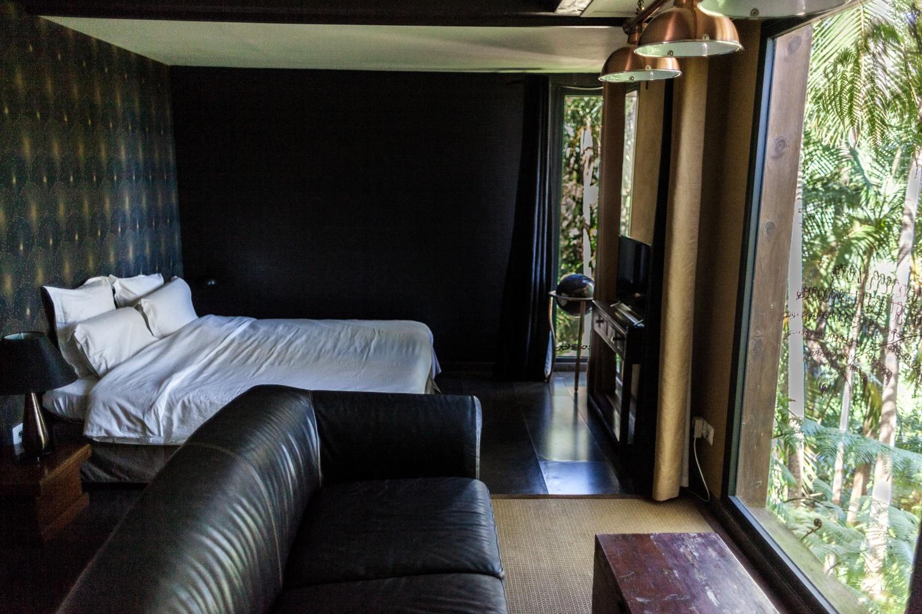 Double Room with Balcony - Photo 3