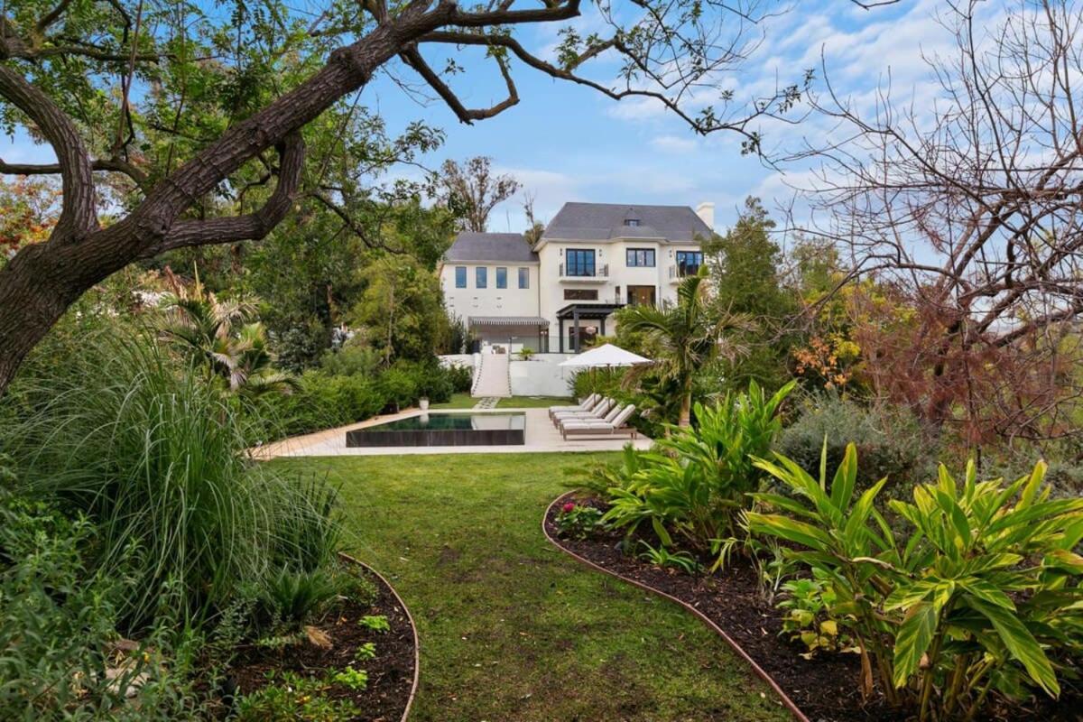 Villa photo 3