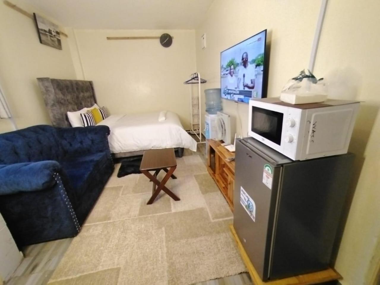 One-Bedroom Apartment photo 2
