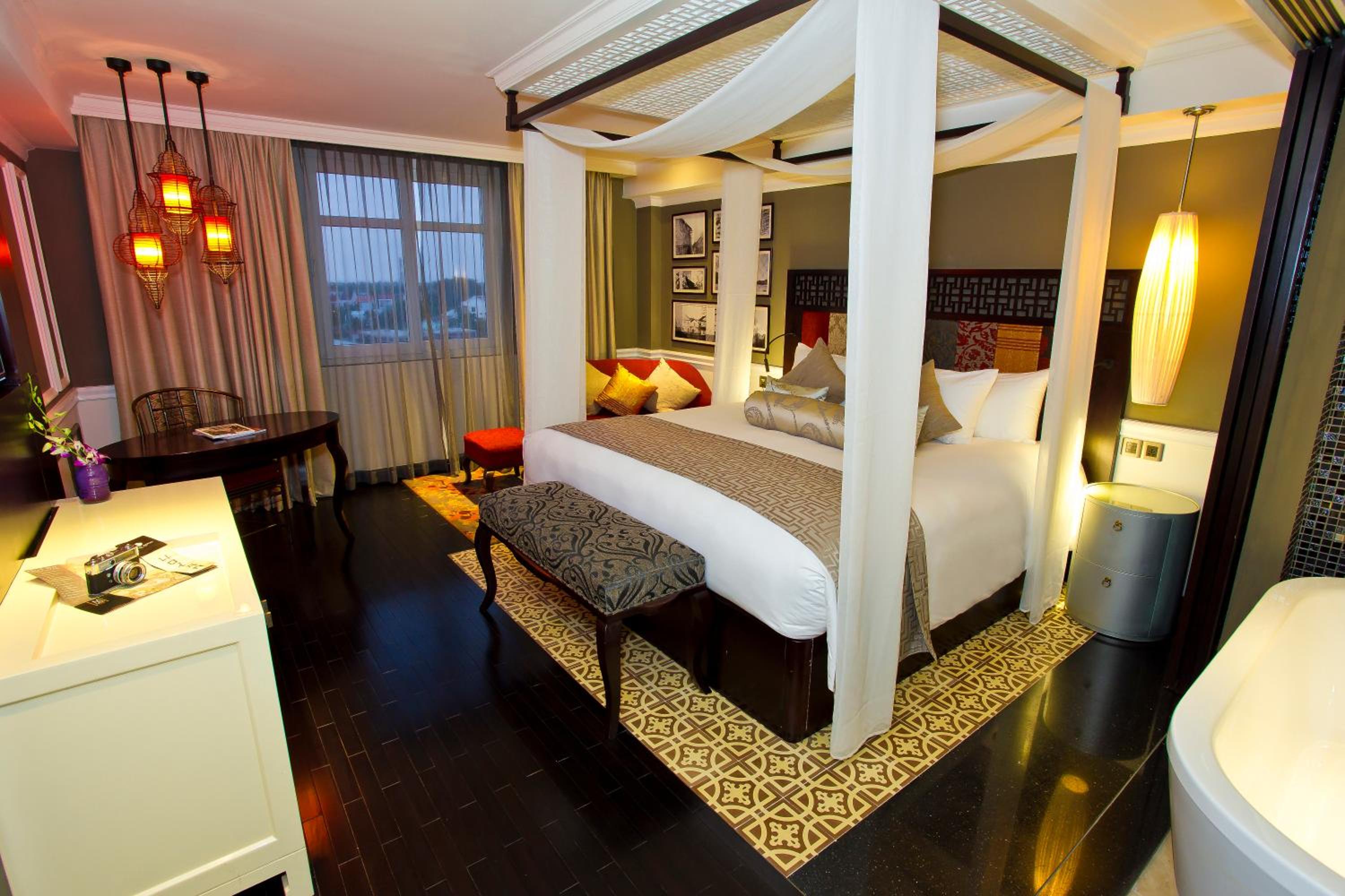Deluxe King Room