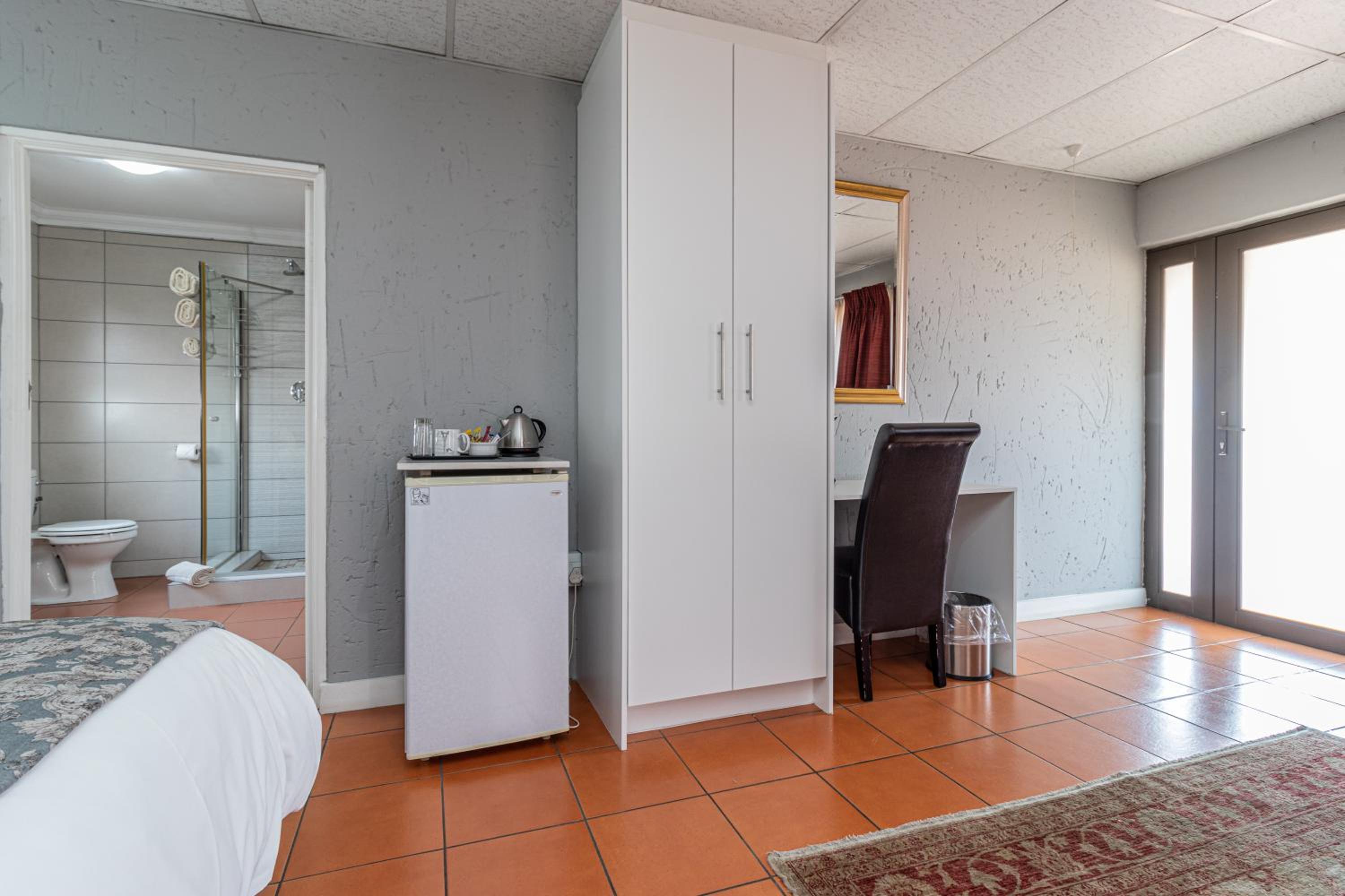 Classic King Room - Photo 2