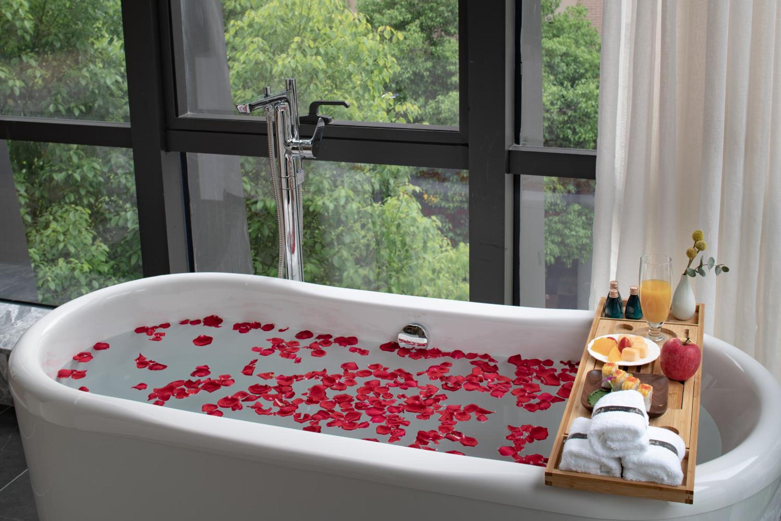 Deluxe Double Room with Bath photo 2