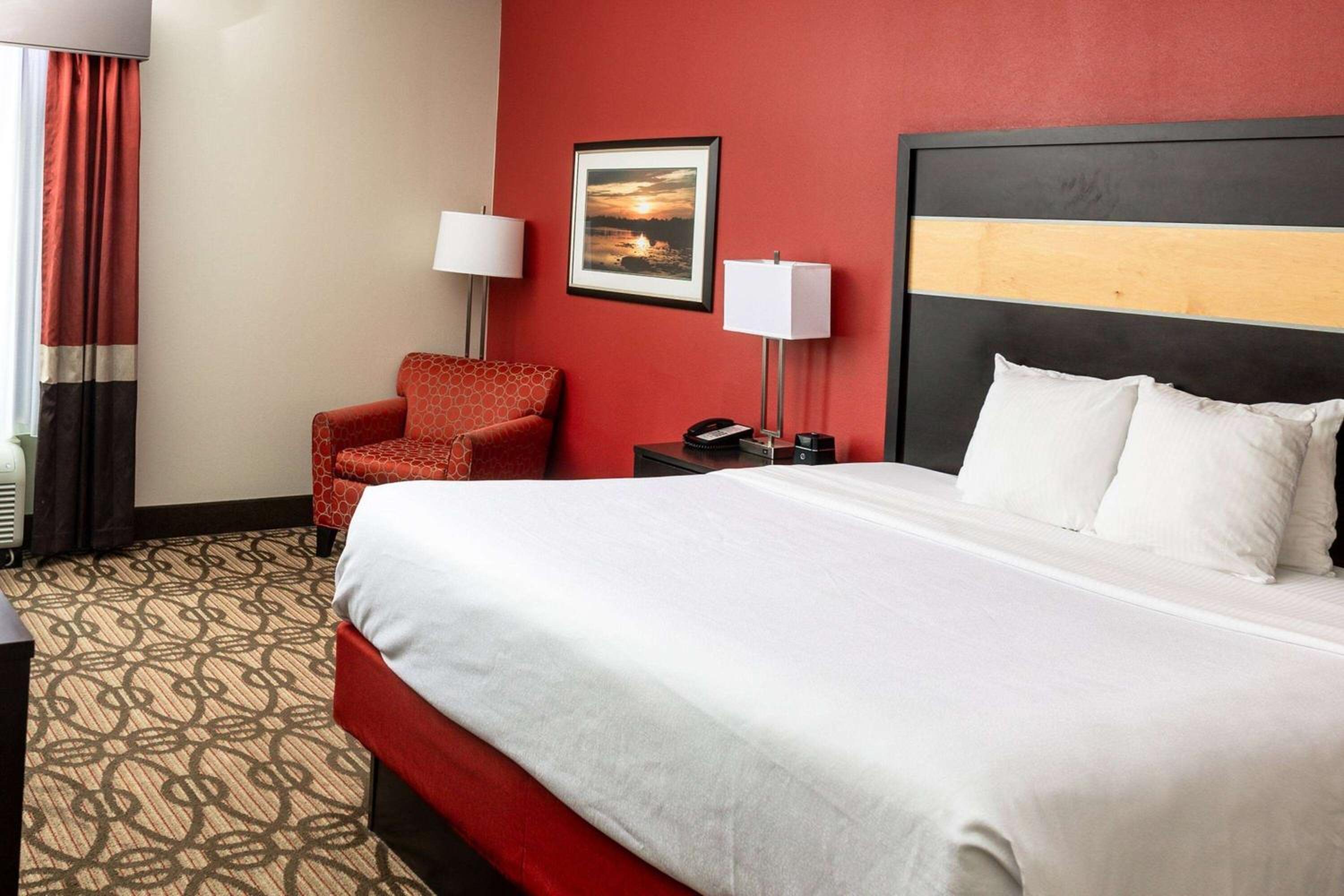 Deluxe King Room photo 1
