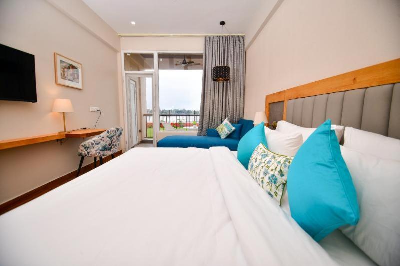 Deluxe Room - Photo 6