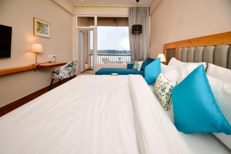 Deluxe Room - Photo 7