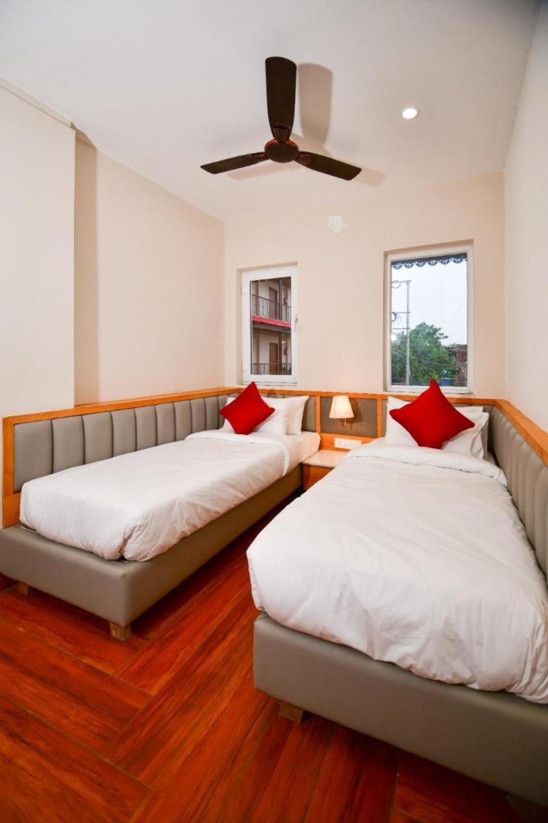 Family Room - Photo 1