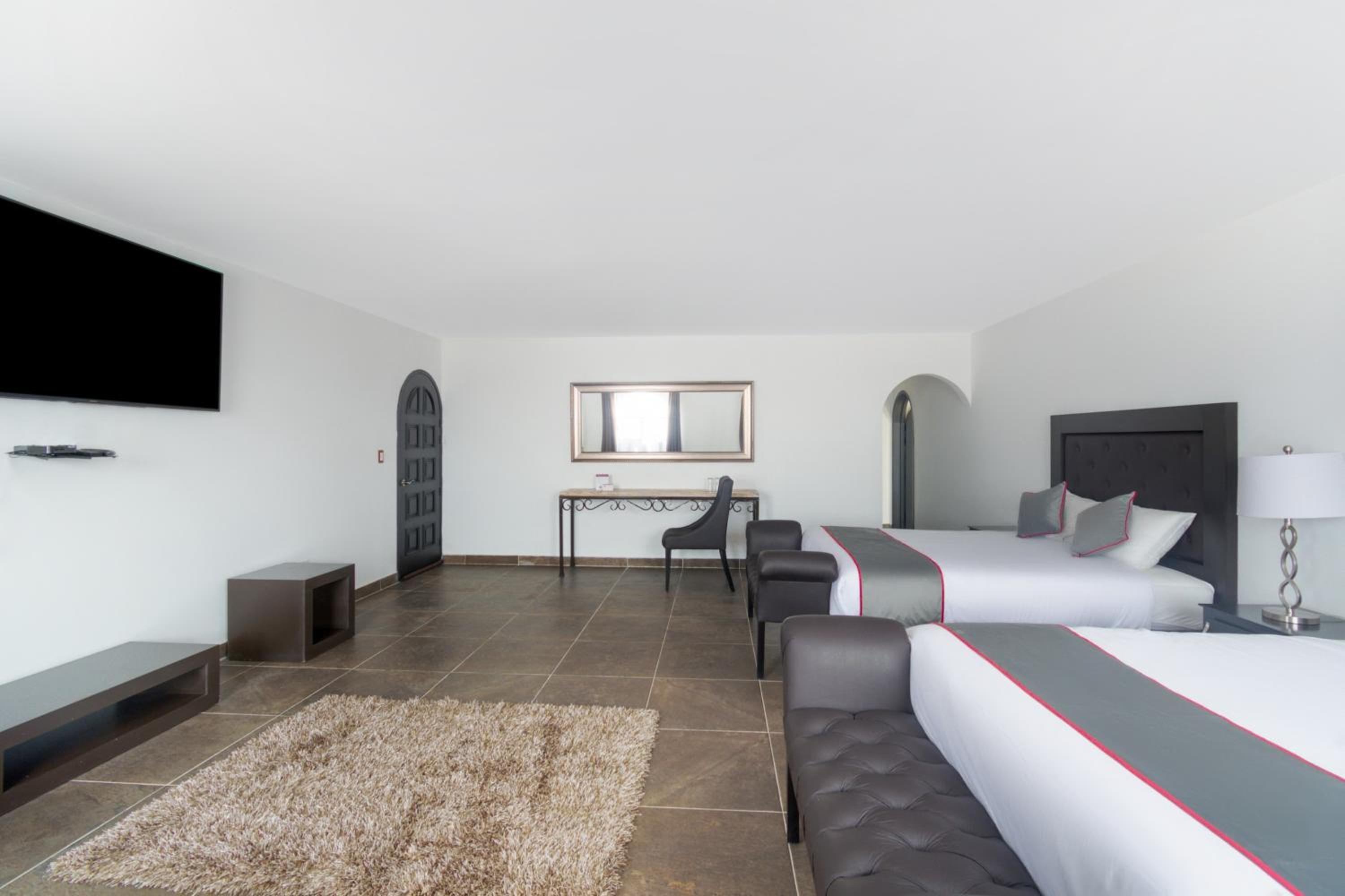 Deluxe Double Room With Two Double Beds photo 3