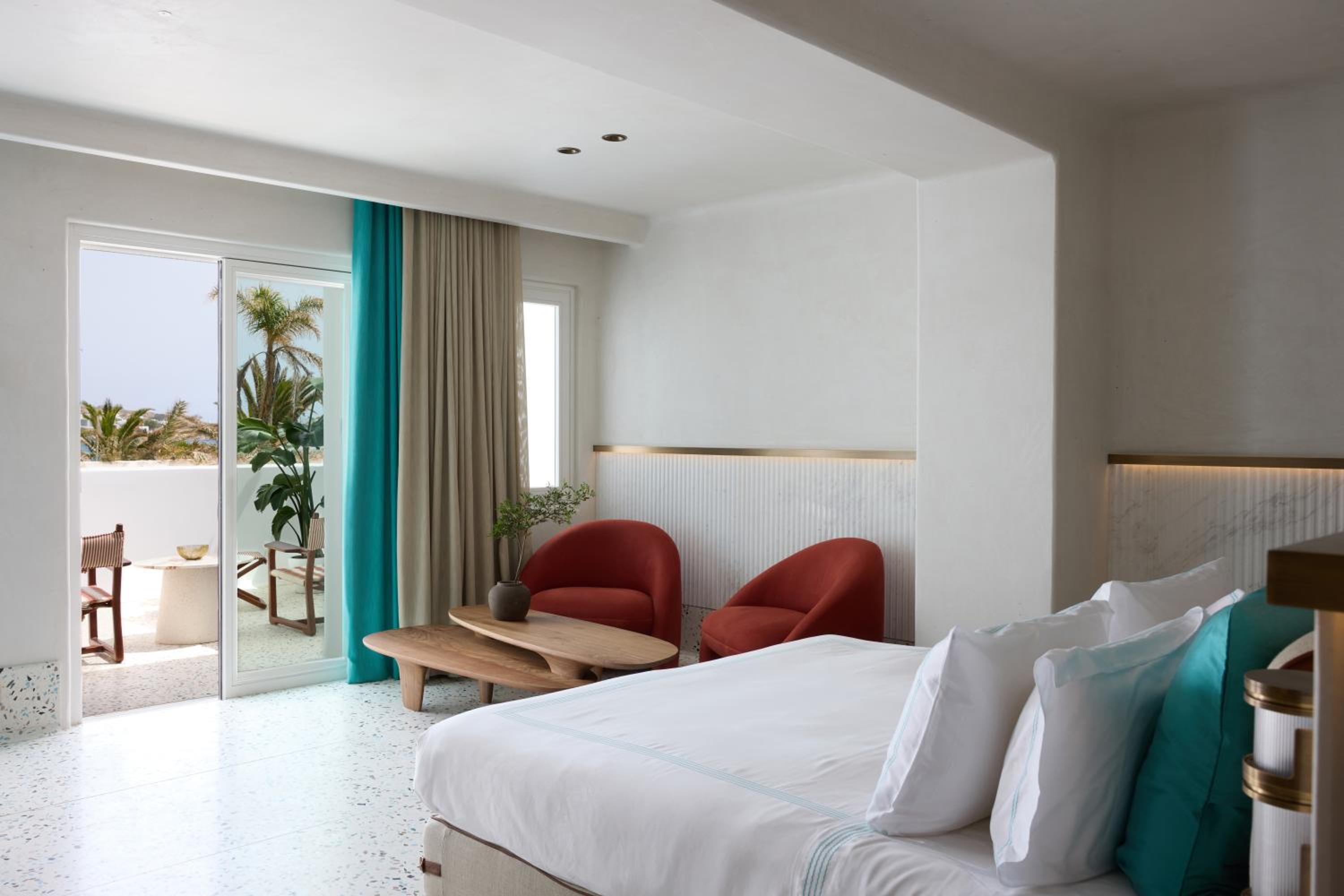 Junior Suite with Balcony - Photo 12