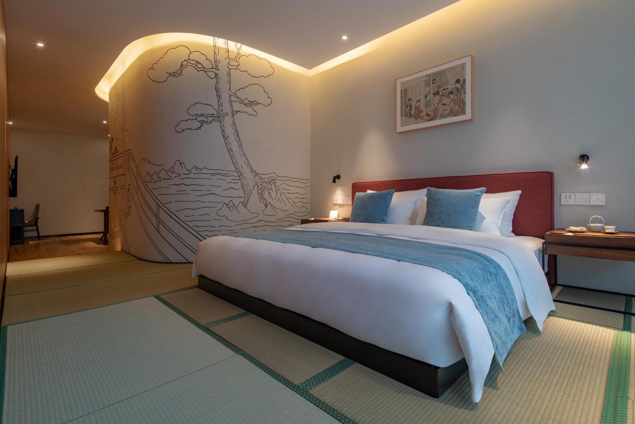 Suite with Garden View photo 1
