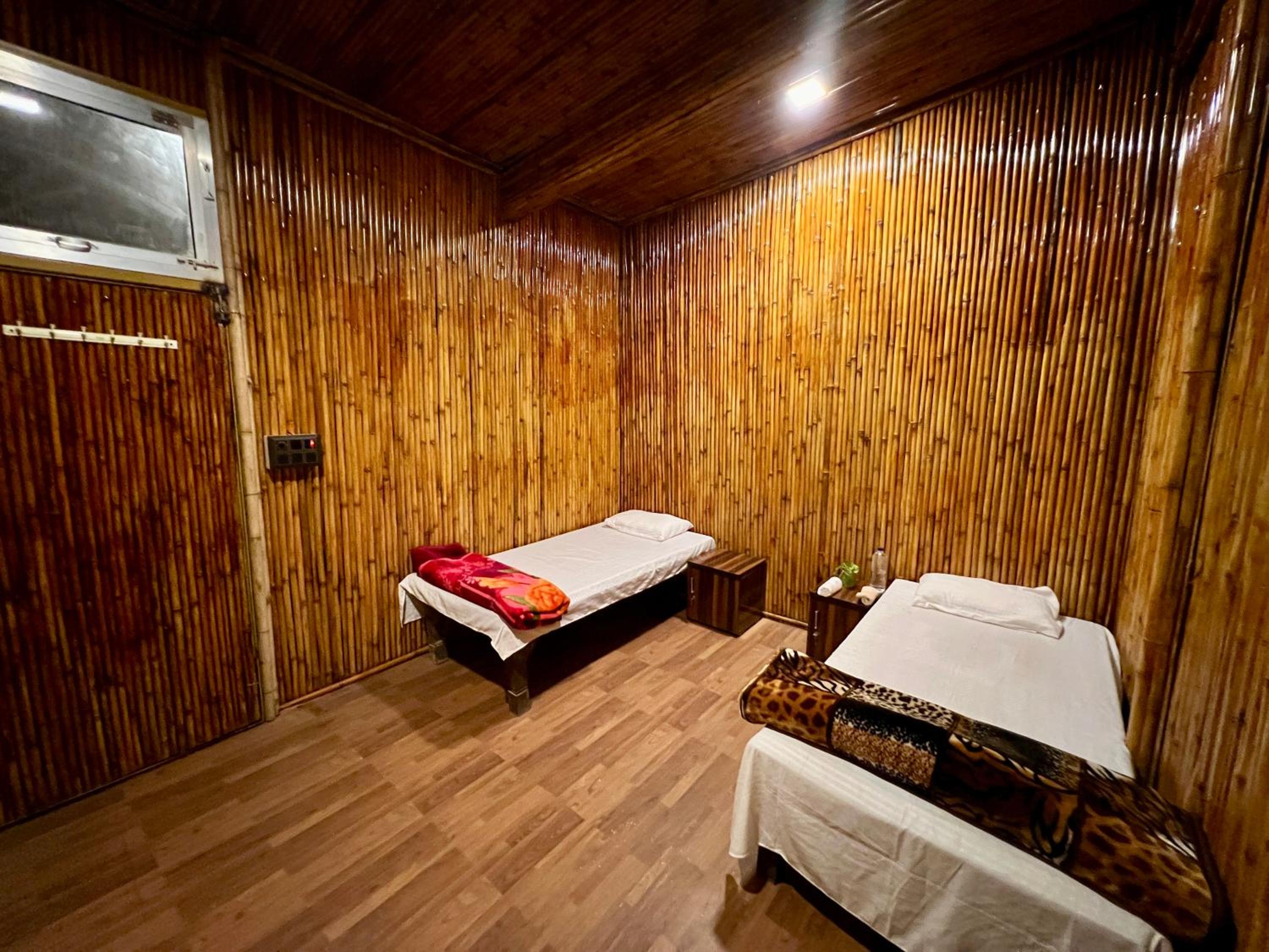 Budget Twin Room photo 3