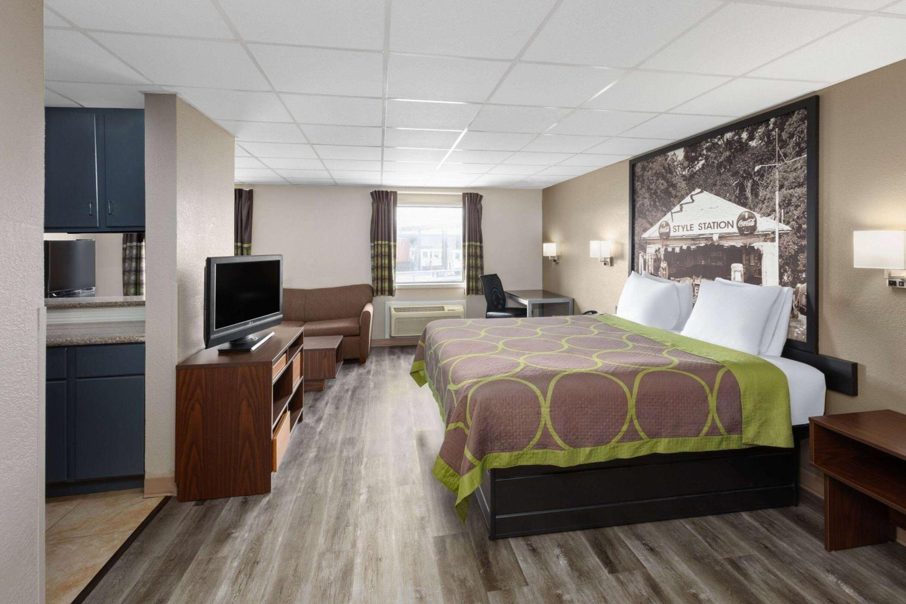 King Studio Suite - Non-Smoking - Photo 1