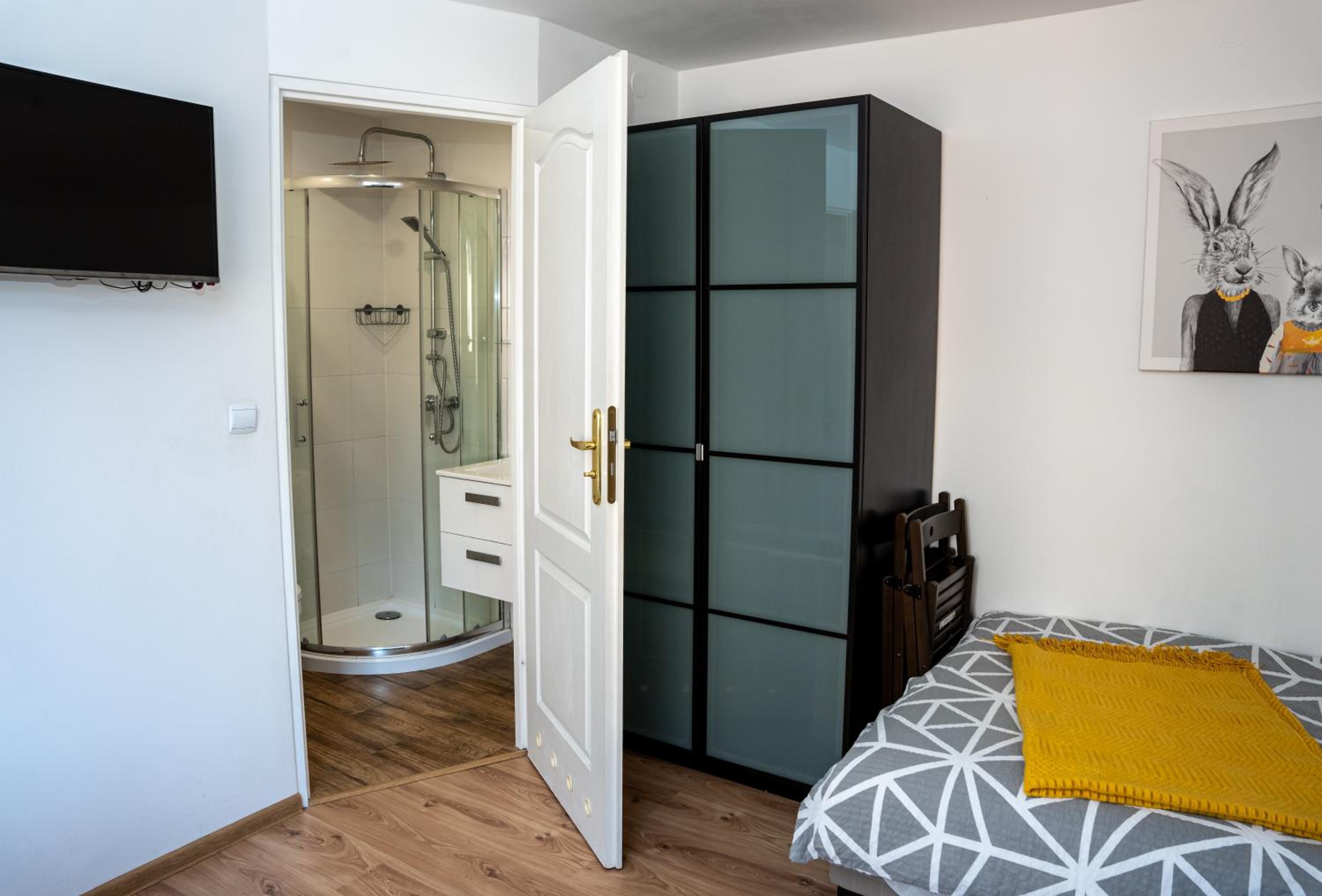 Apartment photo 2