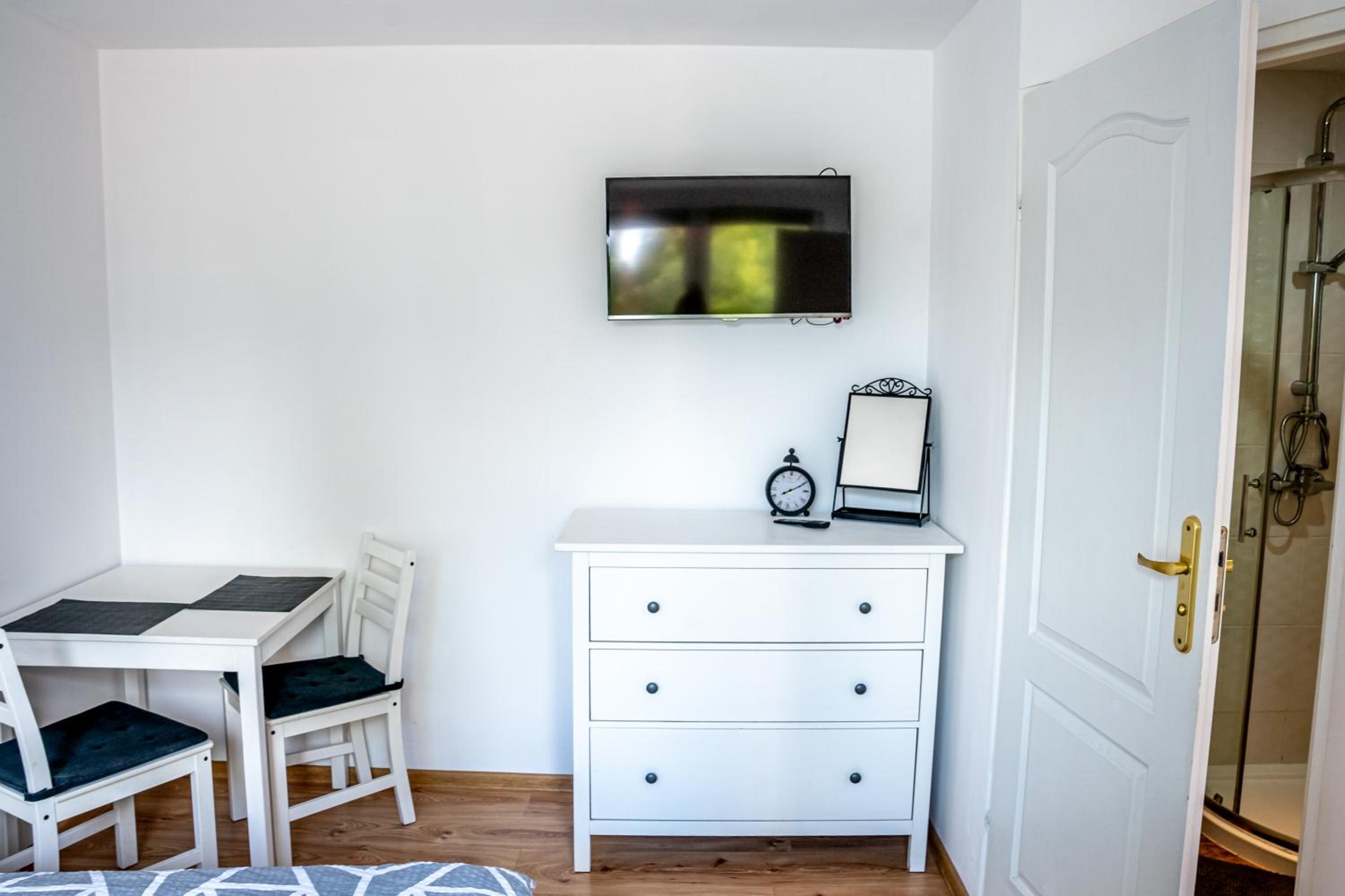 Double Room - Photo 2