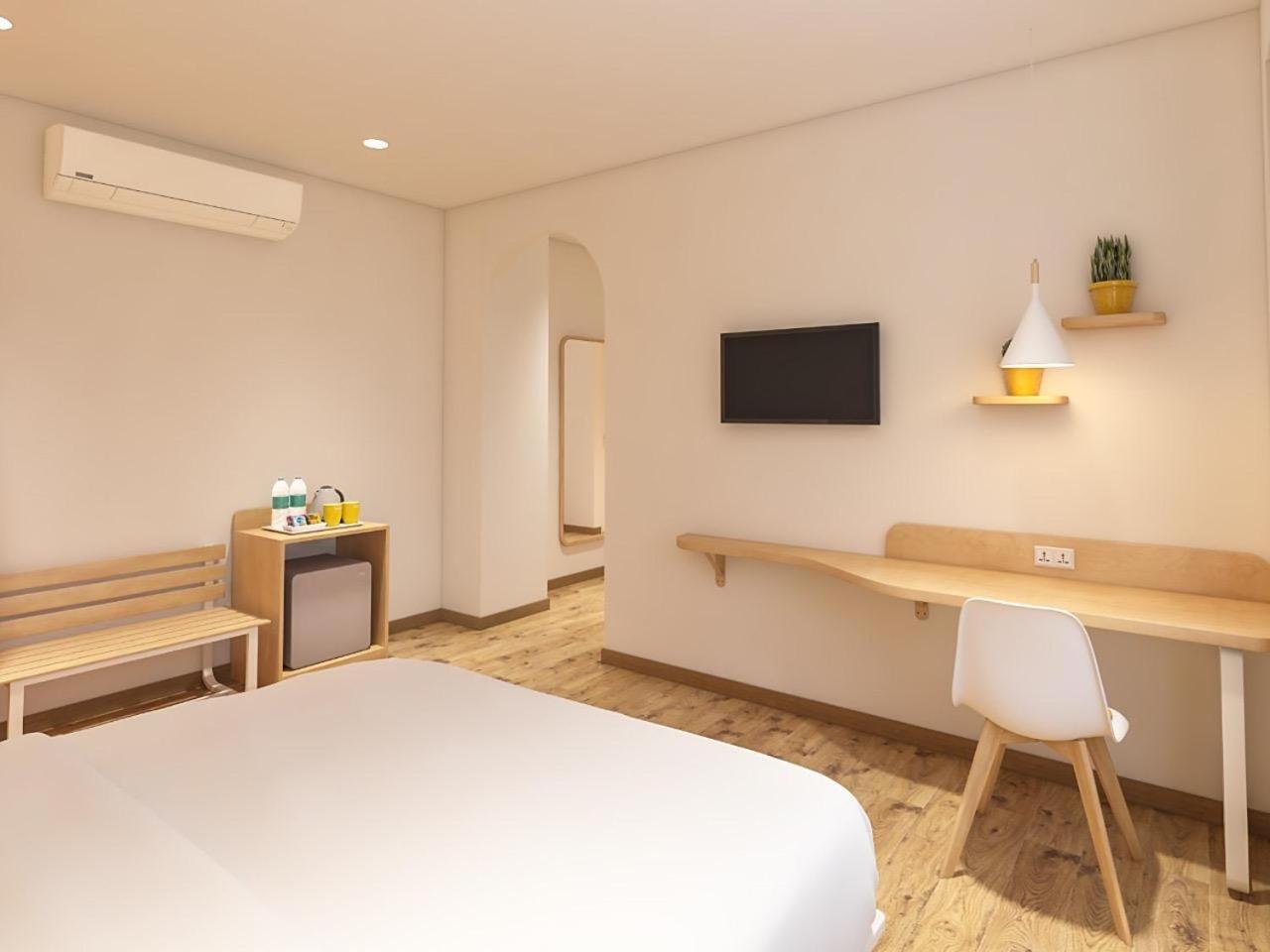 Executive Suite - Photo 5