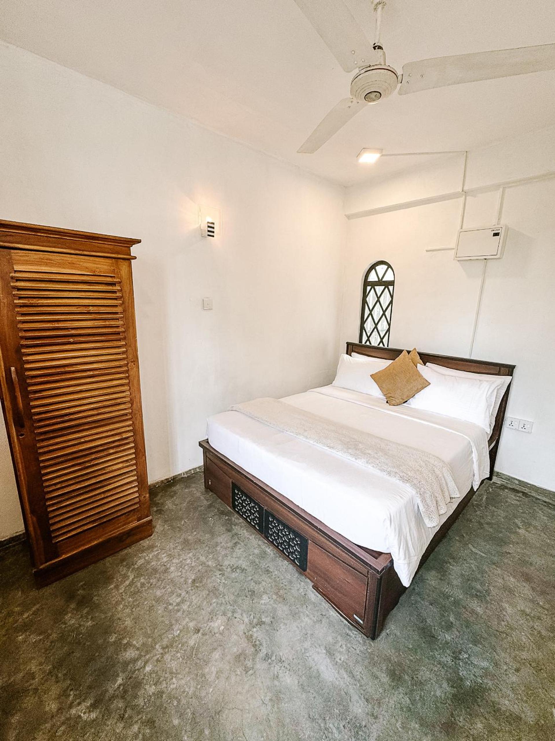 Economy Double Room photo 2