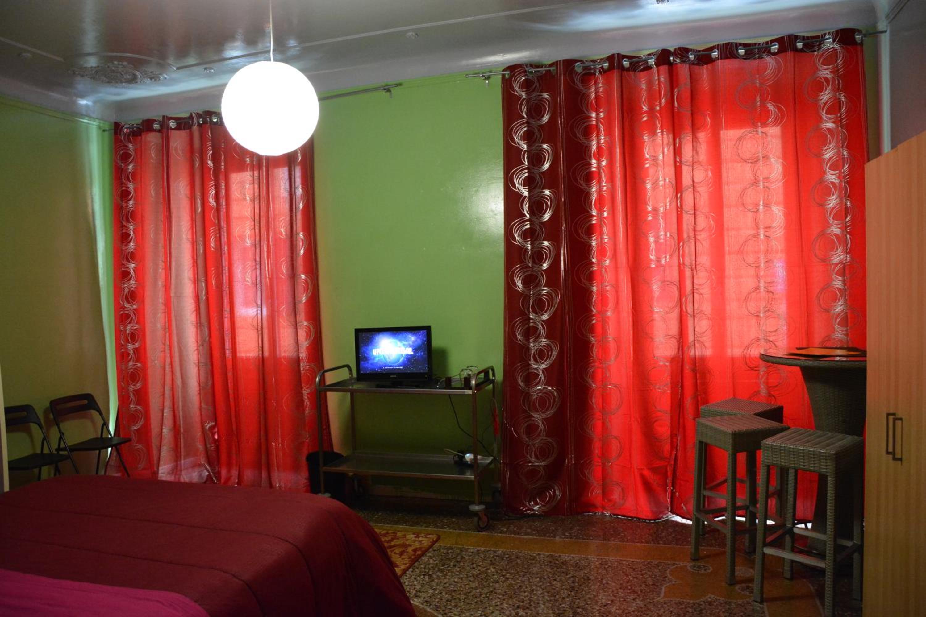 Standard Double Room With Shared Bathroom