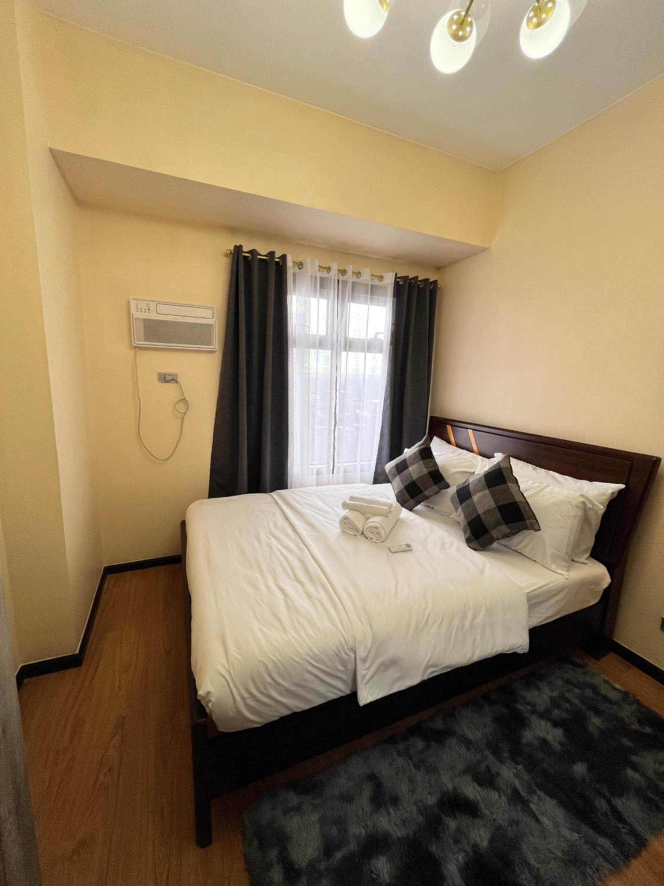 One-Bedroom Apartment With Balcony And City View