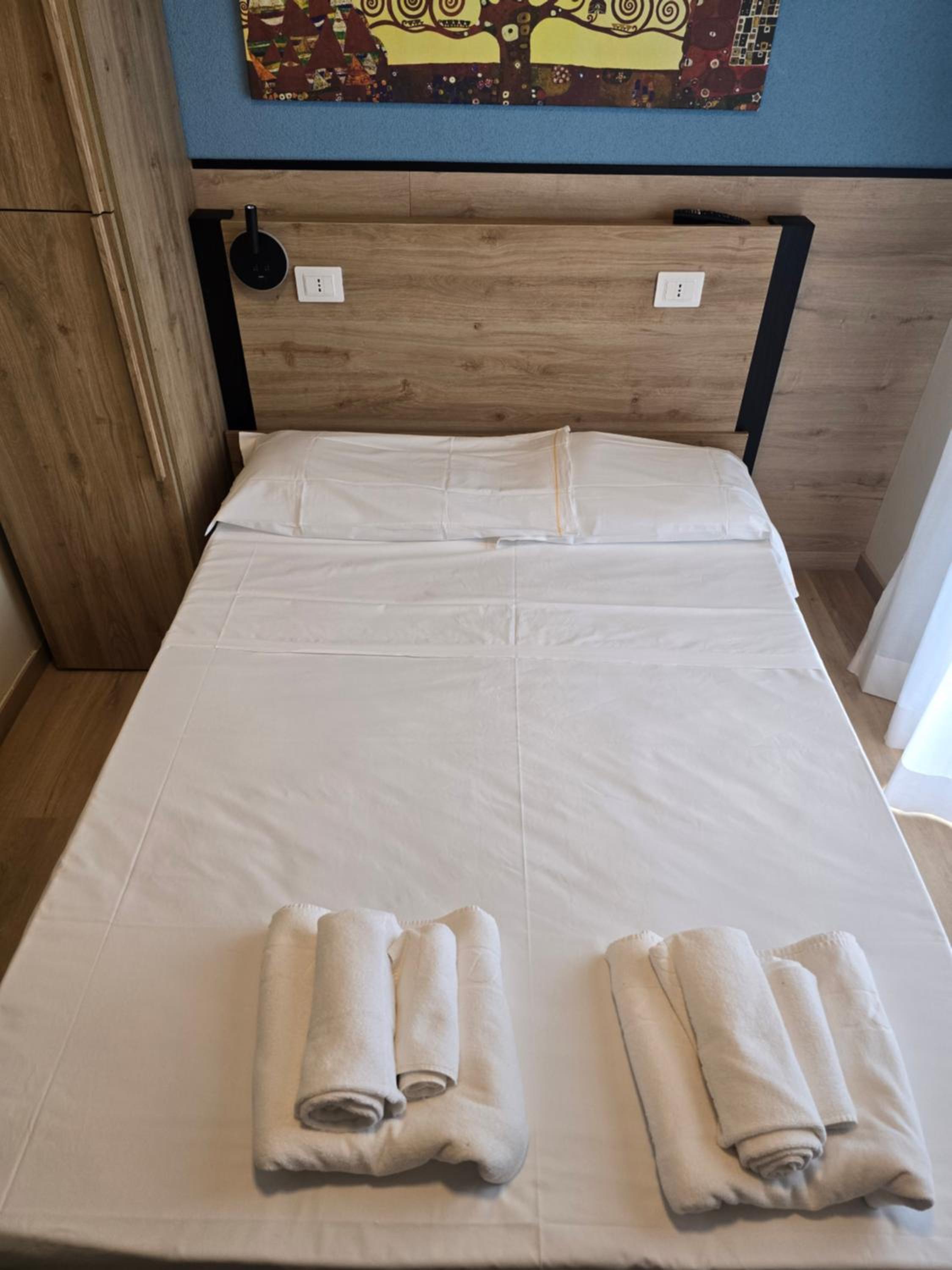 Quarto Económico Individual com Vista para a Piscina