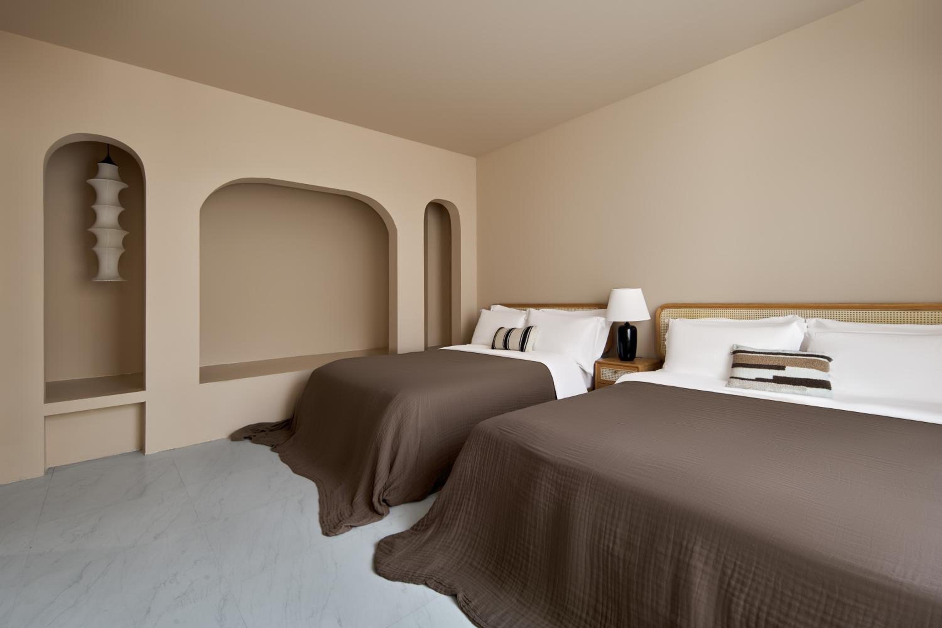 Family Courtyard Twin Room (HD Projection + Bathtub)
