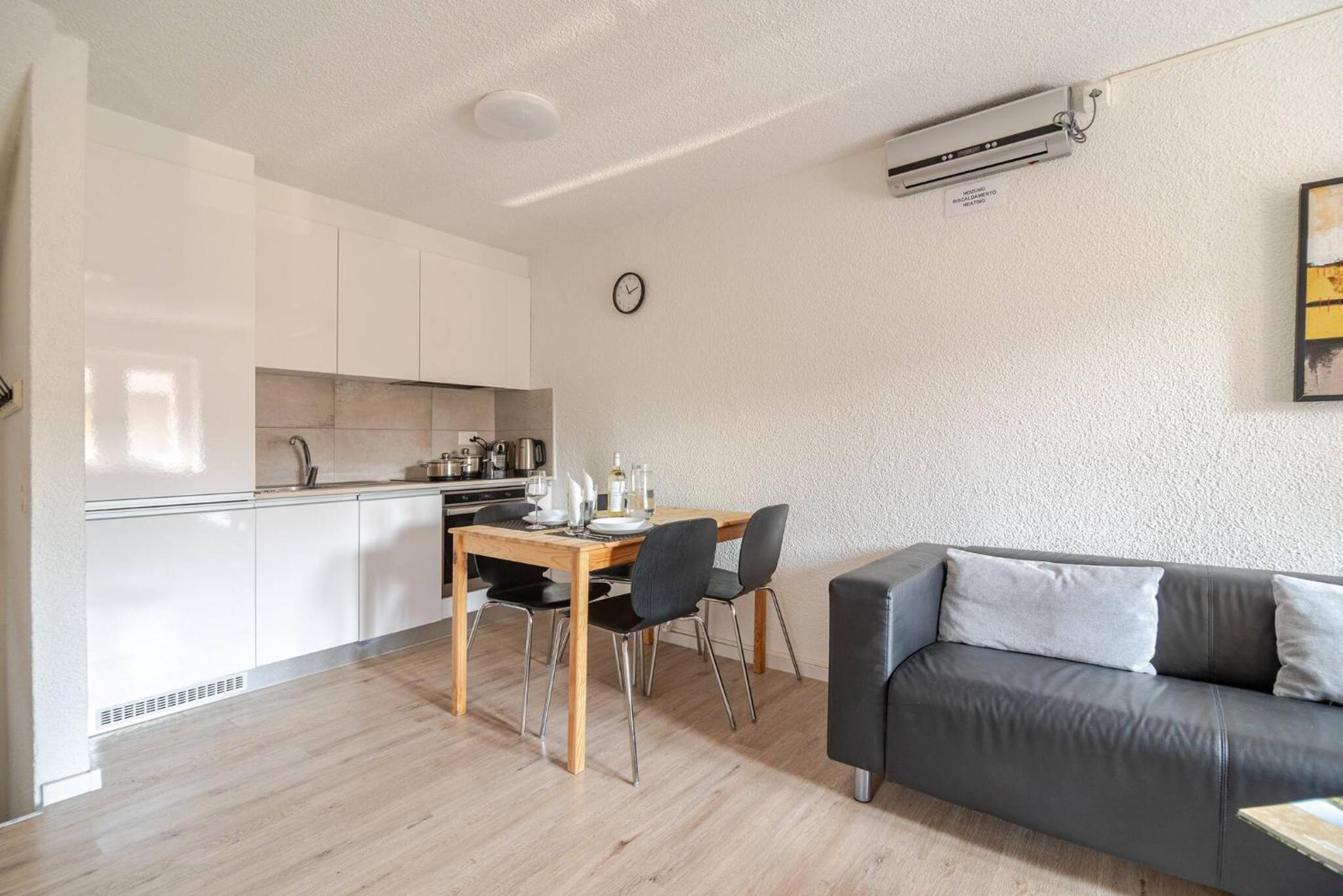 Apartment photo 2