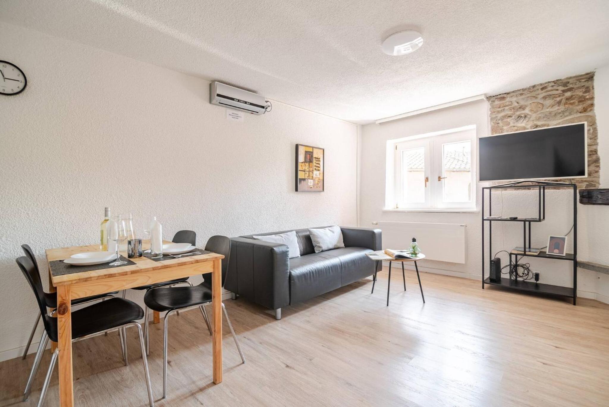 Apartment photo 3