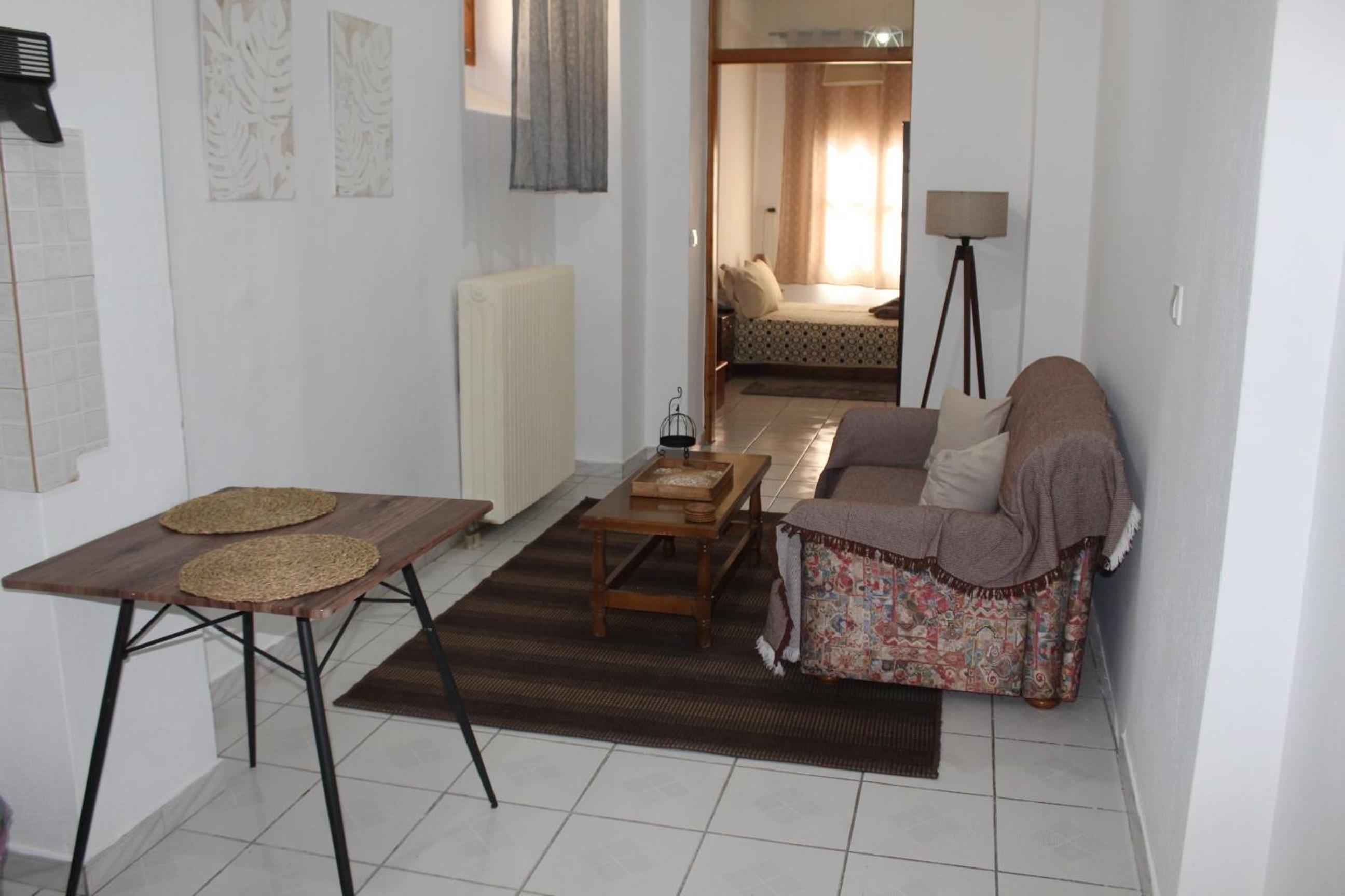 One-Bedroom Apartment photo 2