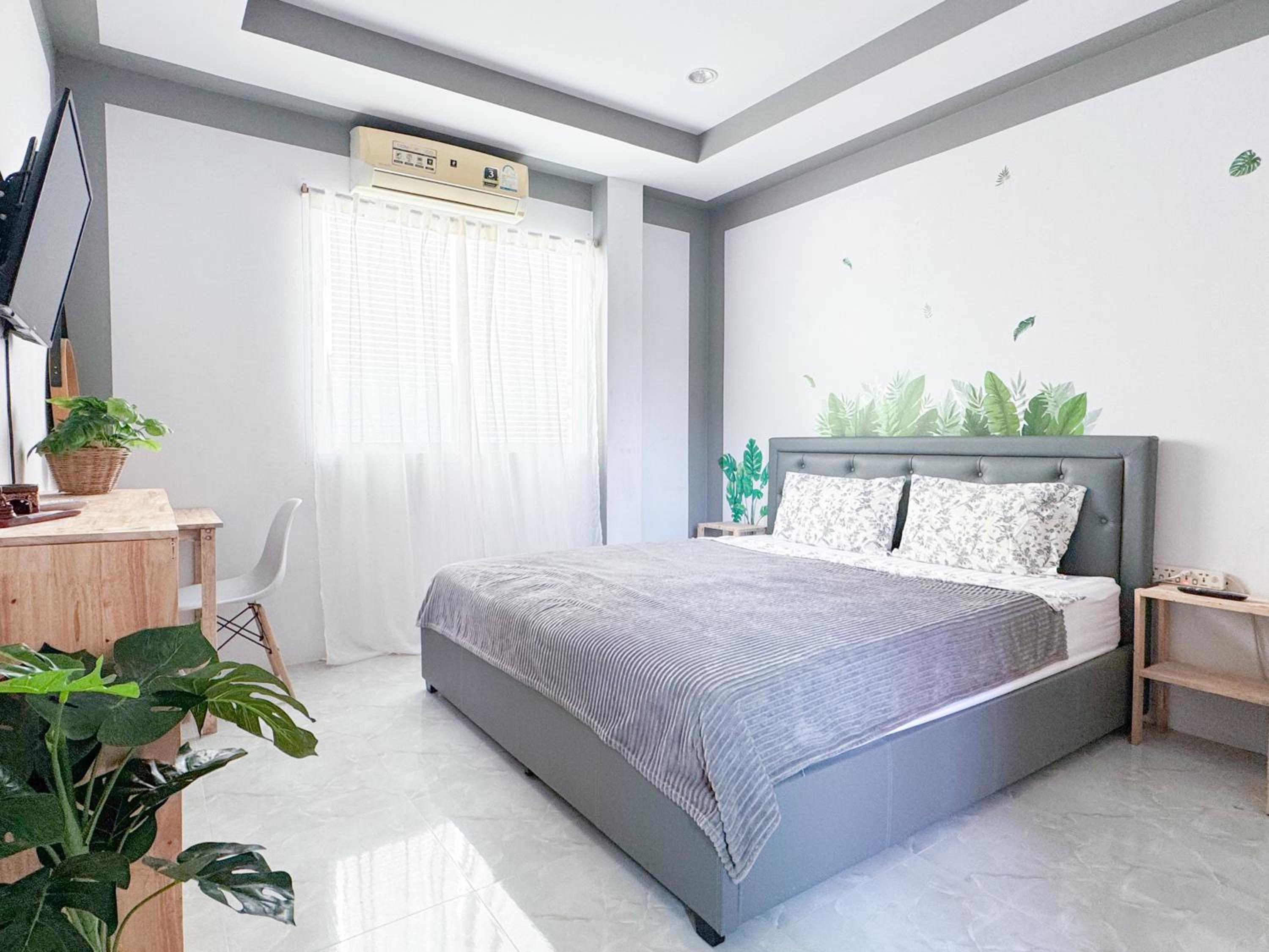 Family Suite with Balcony - Photo 1