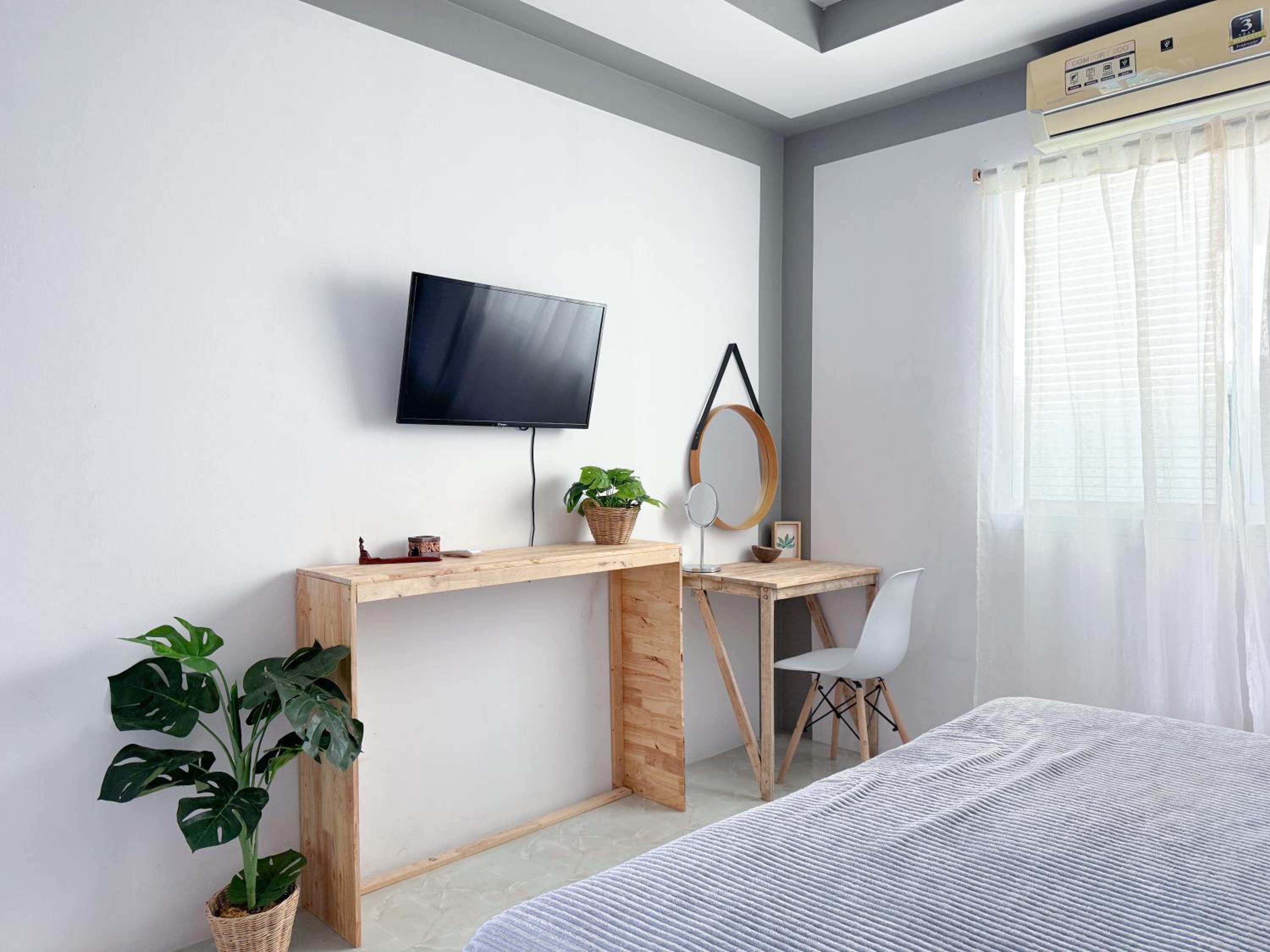 Family Suite with Balcony - Photo 20