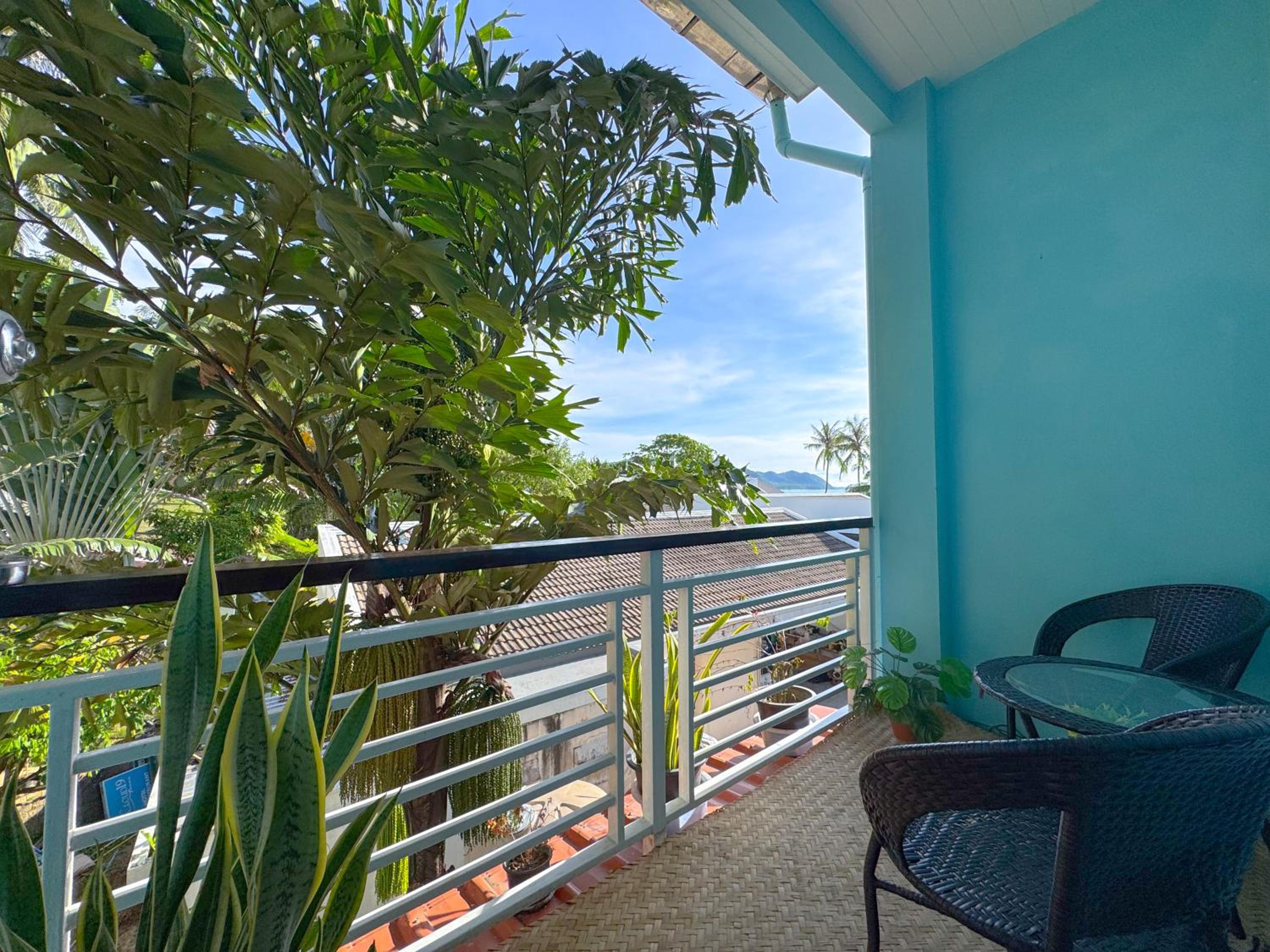 Family Suite with Balcony - Photo 7