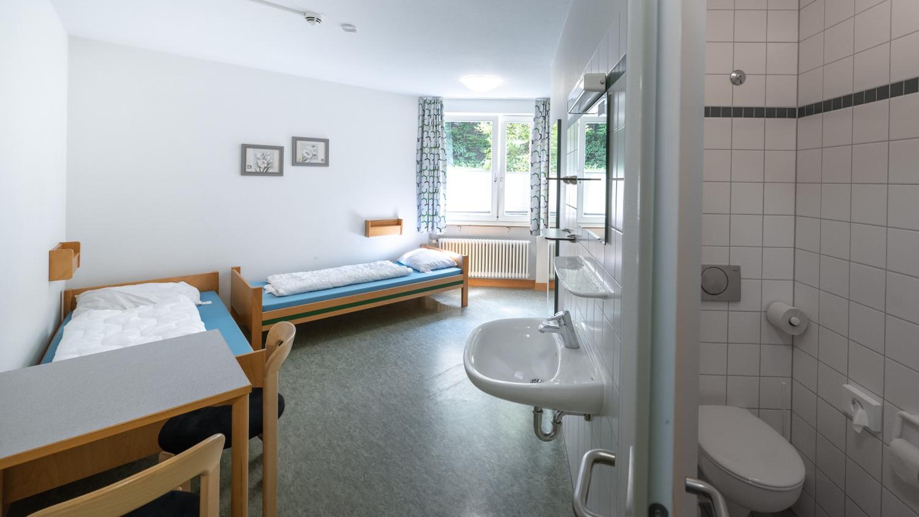 Twin Room with Bathroom photo 3