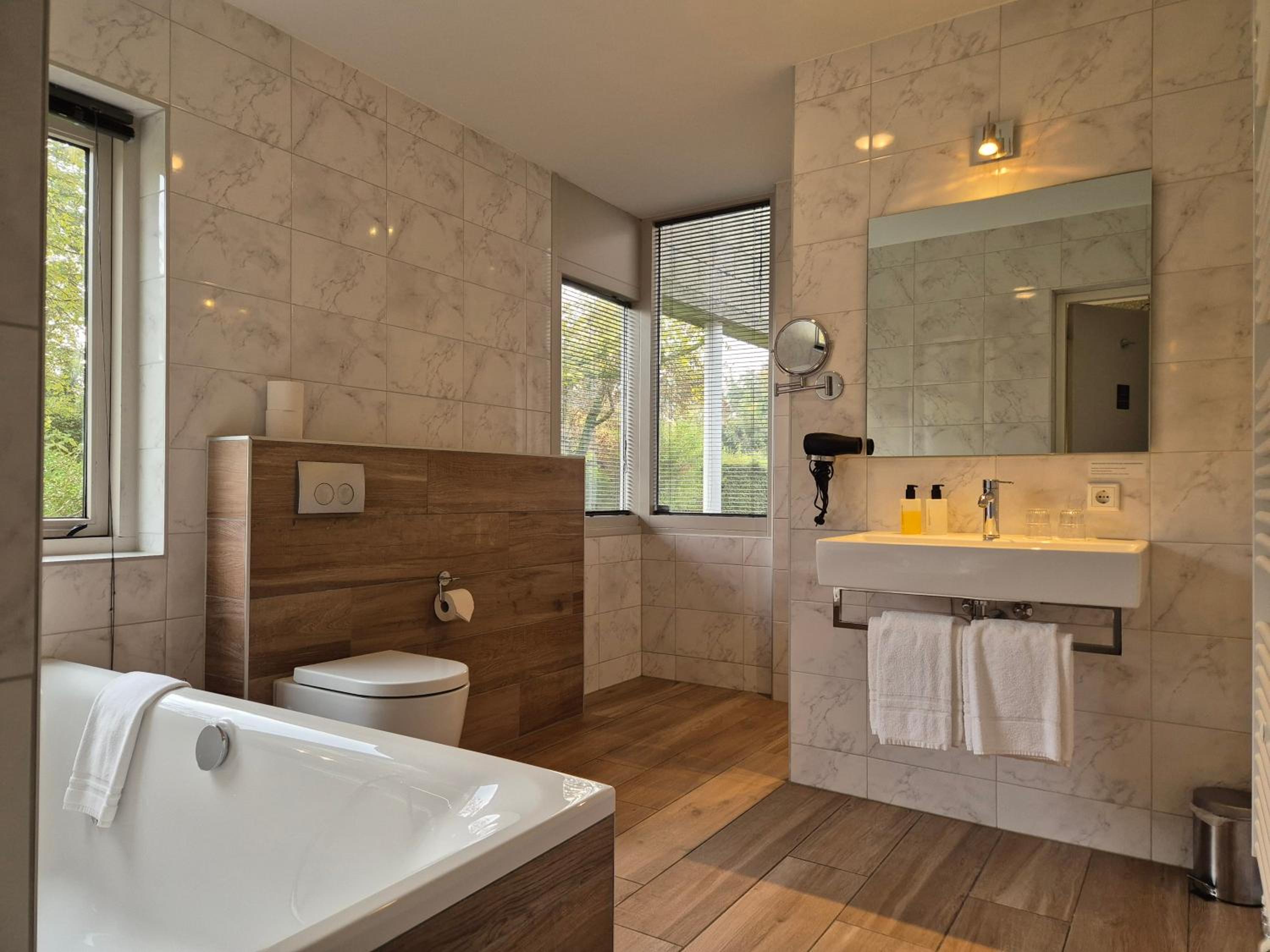 Deluxe Double Room with Terrace photo 2