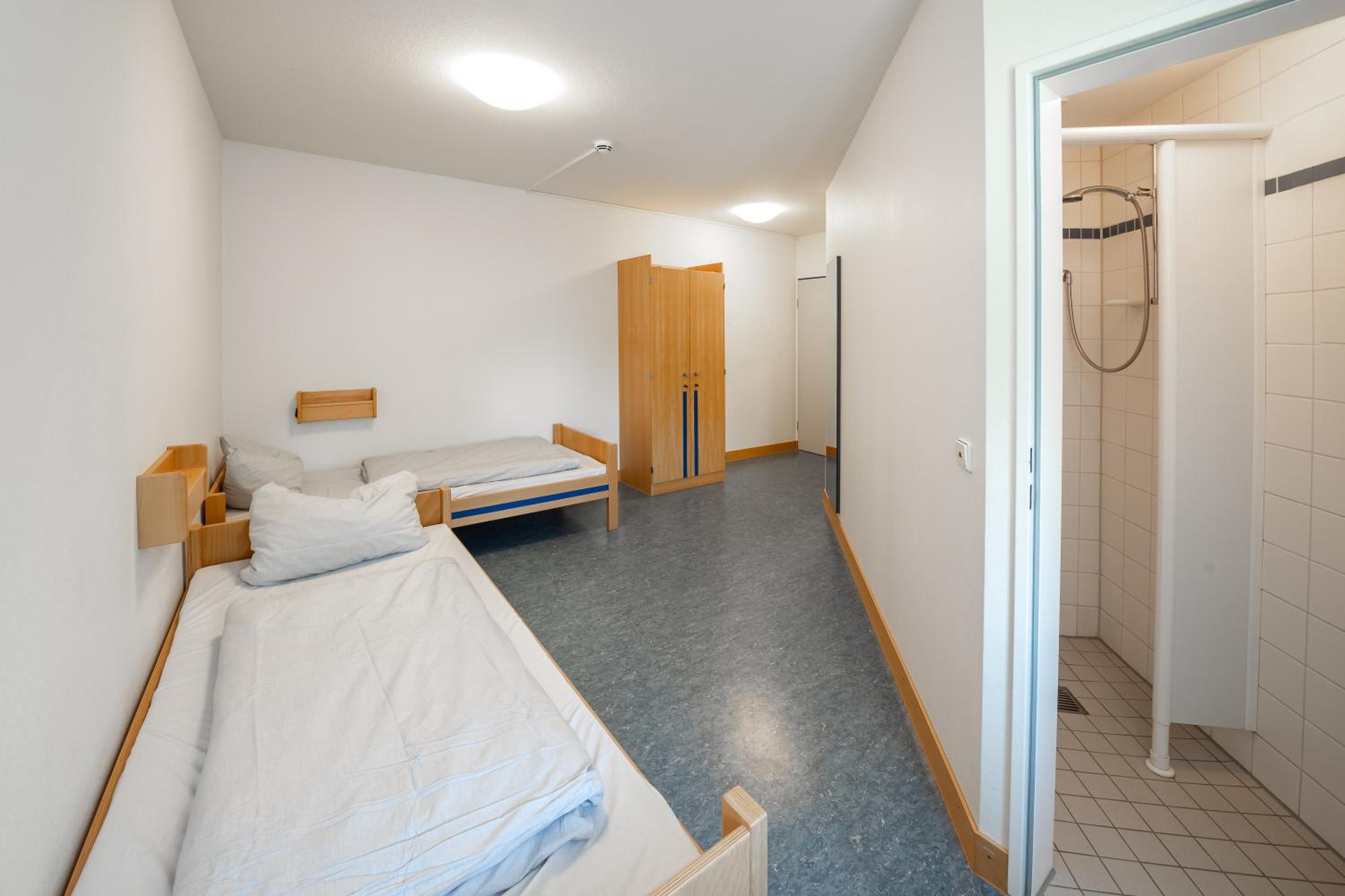 Twin Room with Bathroom photo 2
