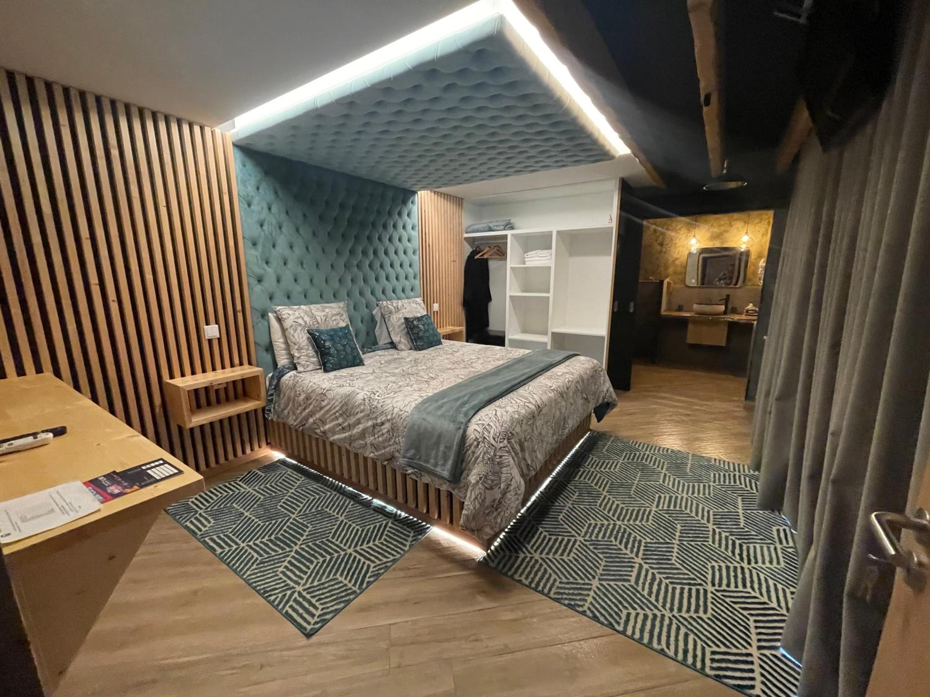 Double Room with Mountain View