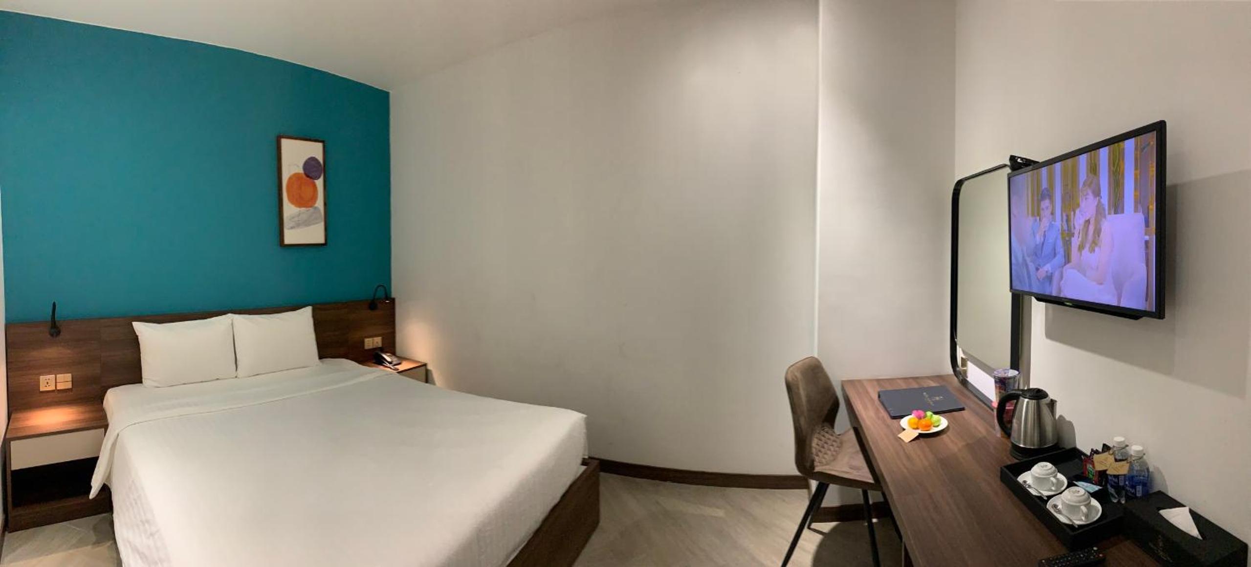 Standard Queen Room