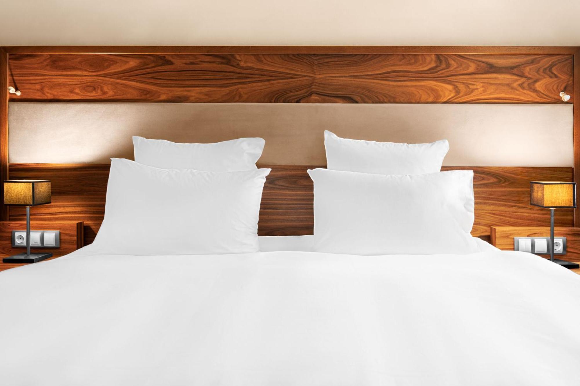 Bed & Sleeping Area
