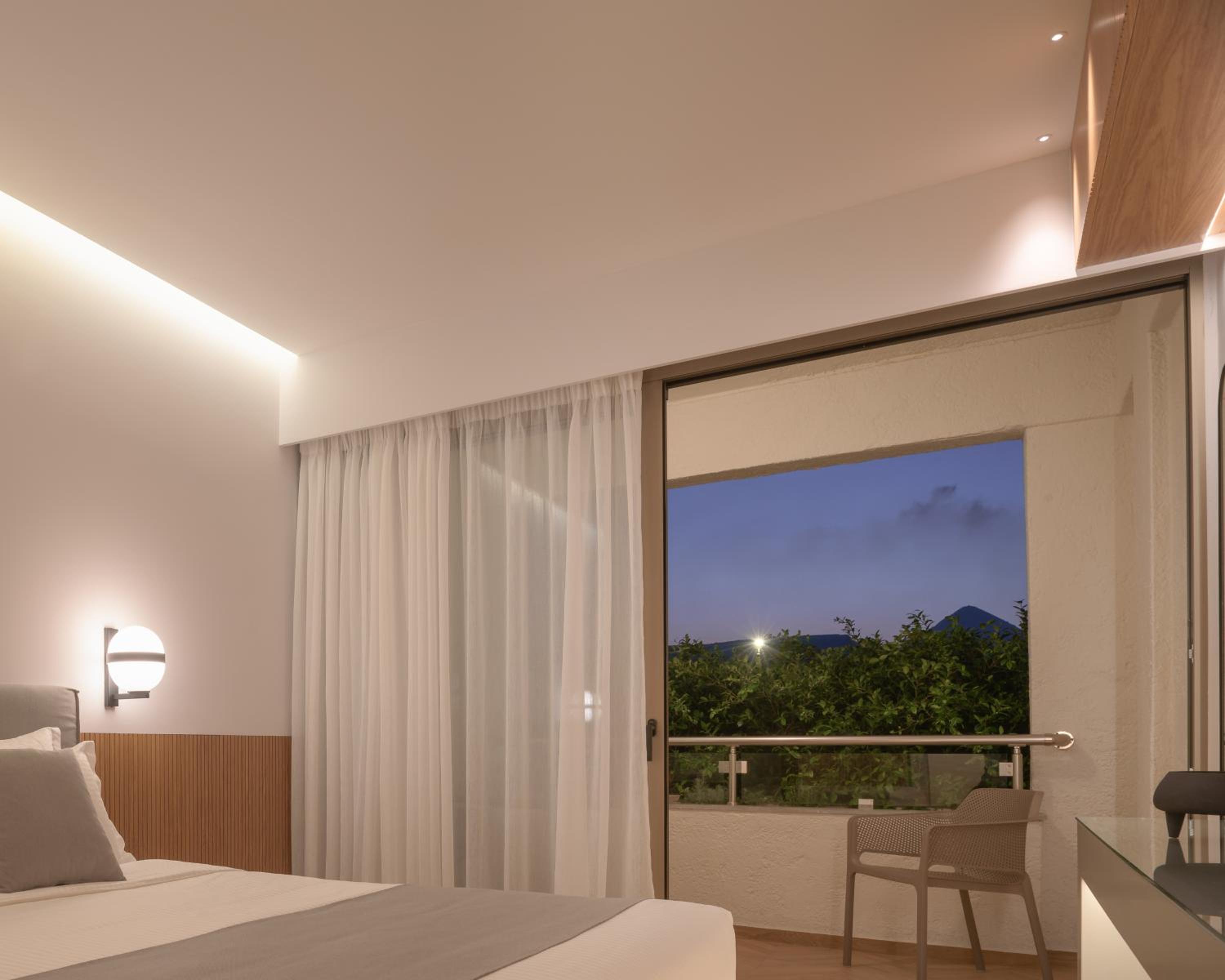 Double Room with Garden View - Photo 2