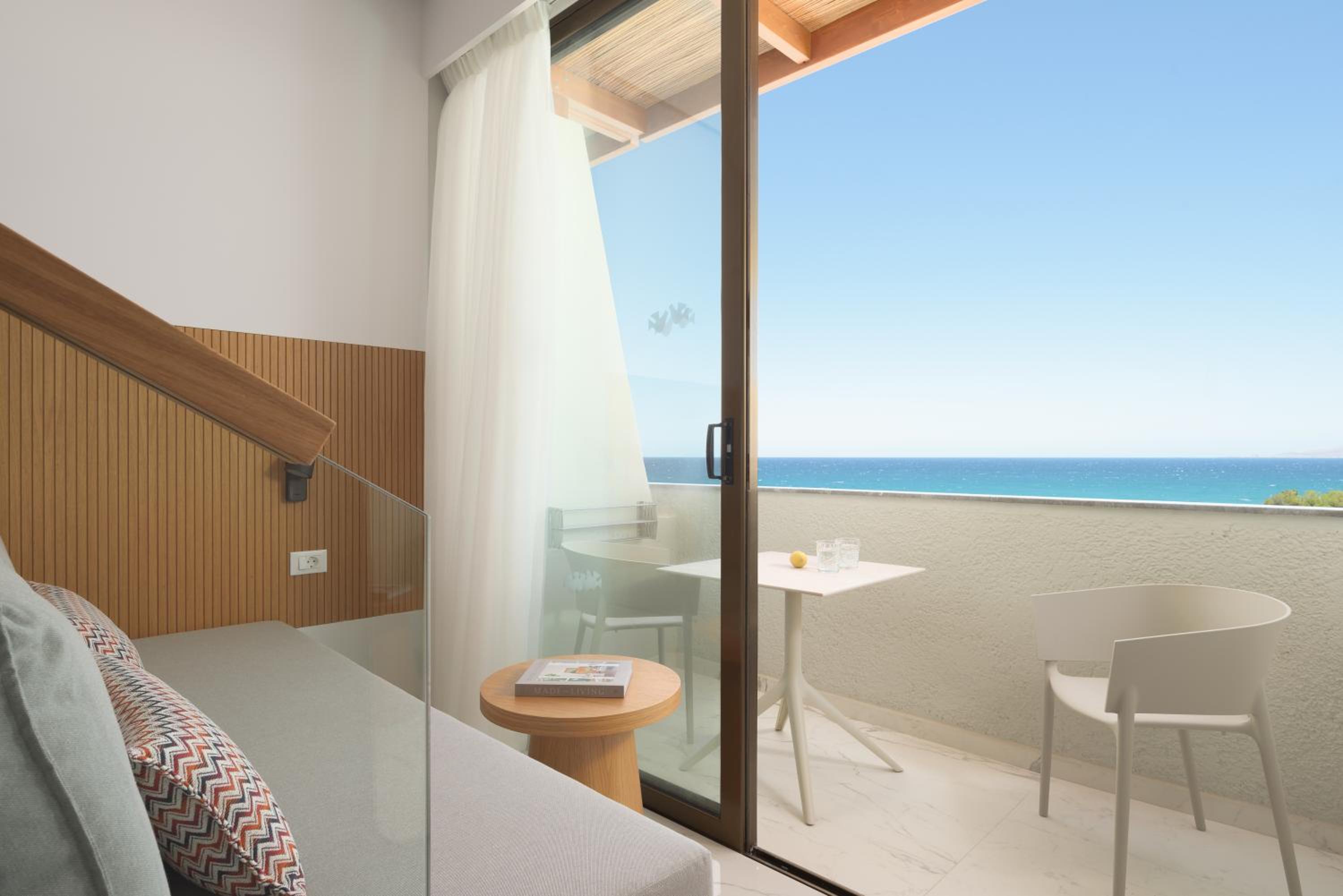 Premium Sea View Room - Photo 3