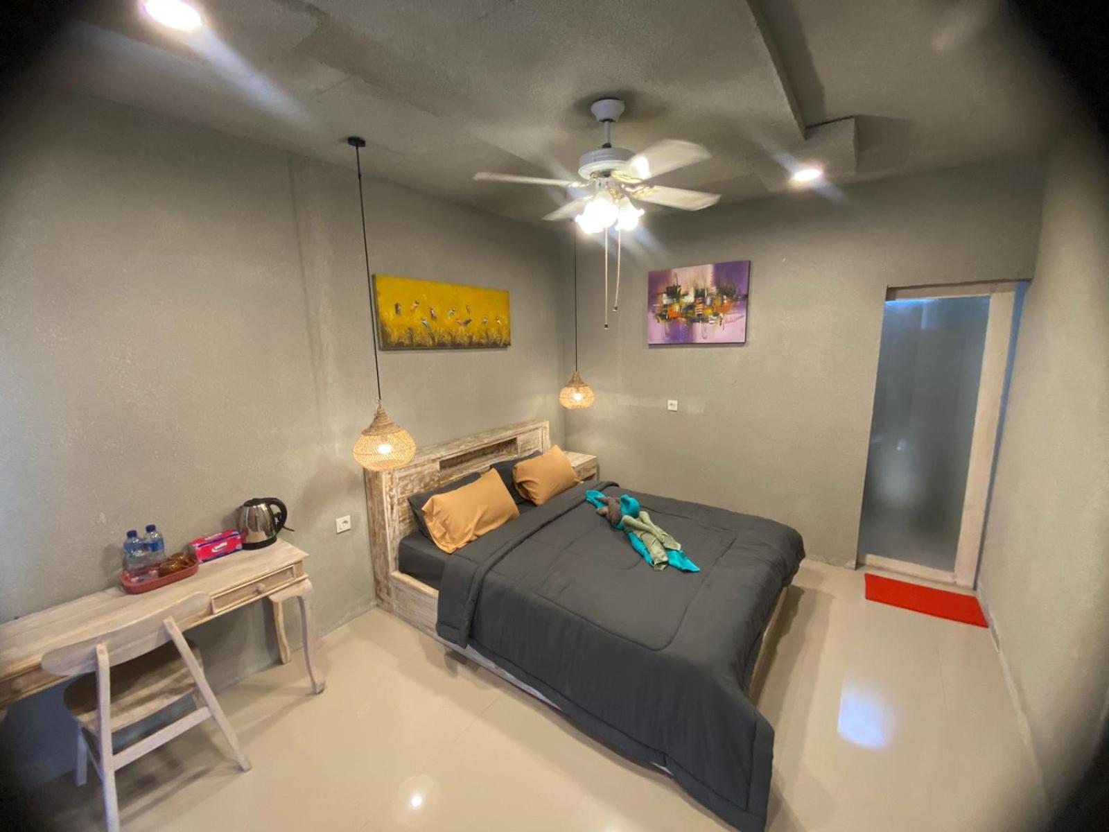 Deluxe Room (2 Adults + 1 Child)