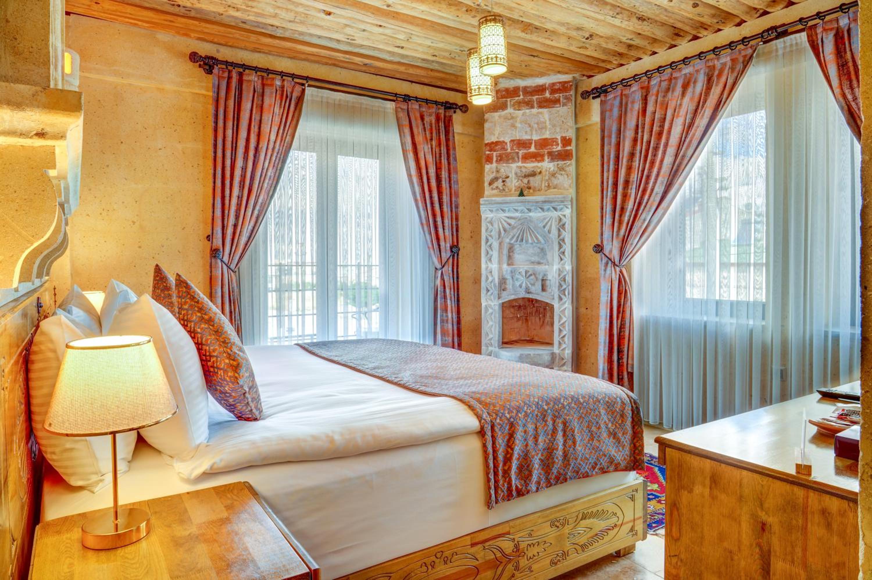 Standard King Room photo 1
