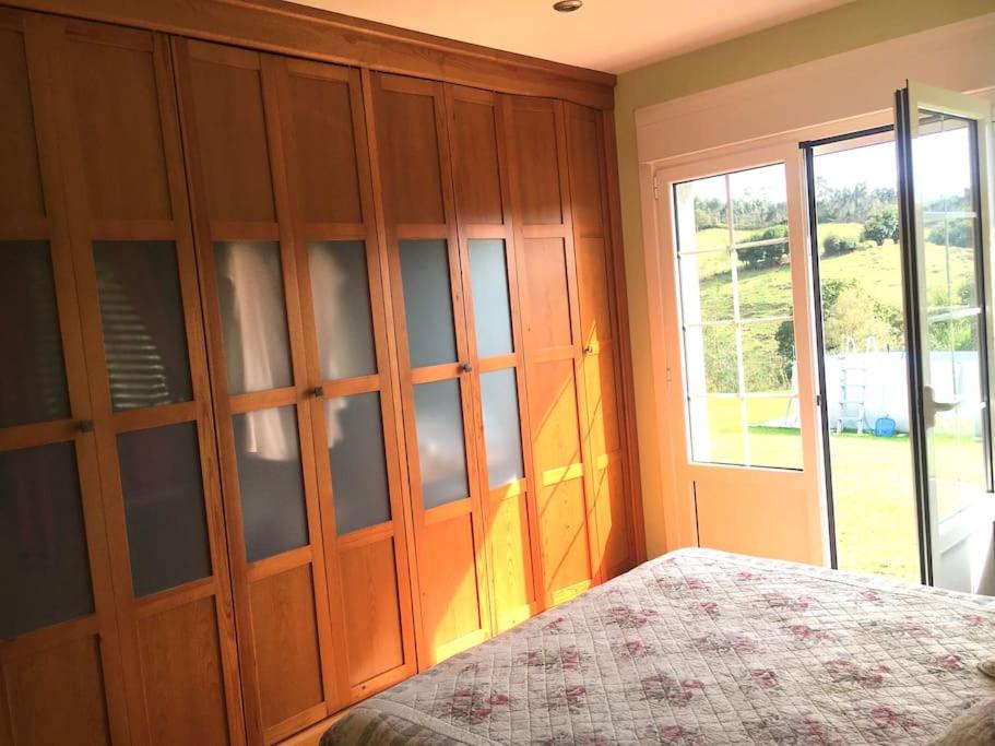 Three-Bedroom House photo 2