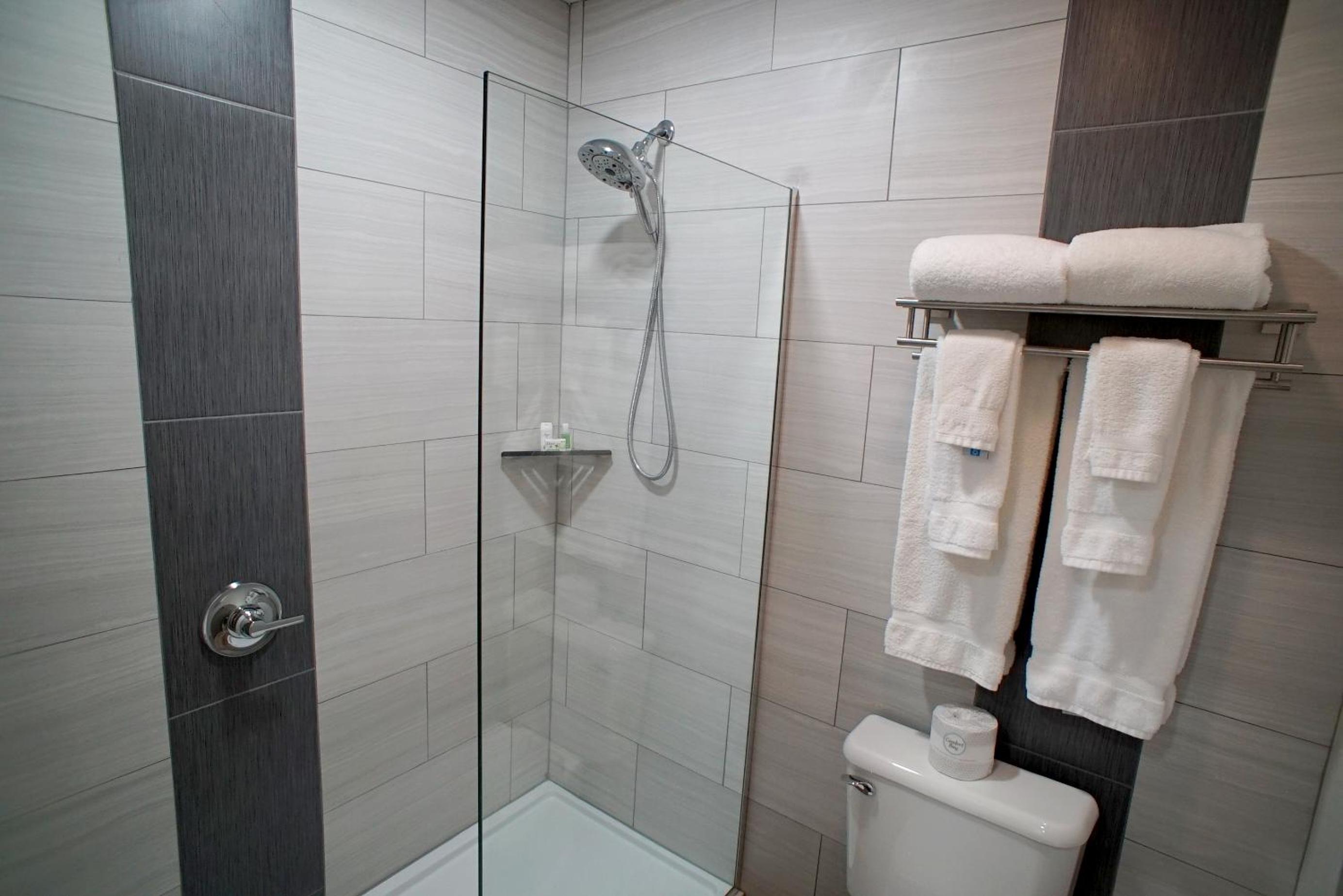 King Room - Non-Smoking - Photo 8
